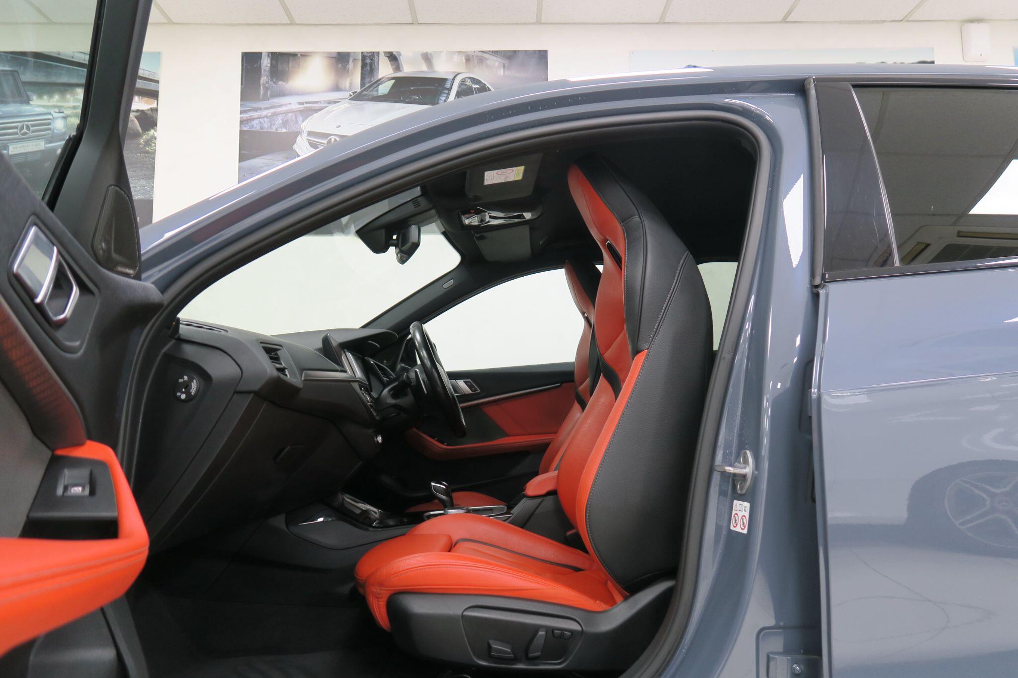 BMW 1 Series view 9