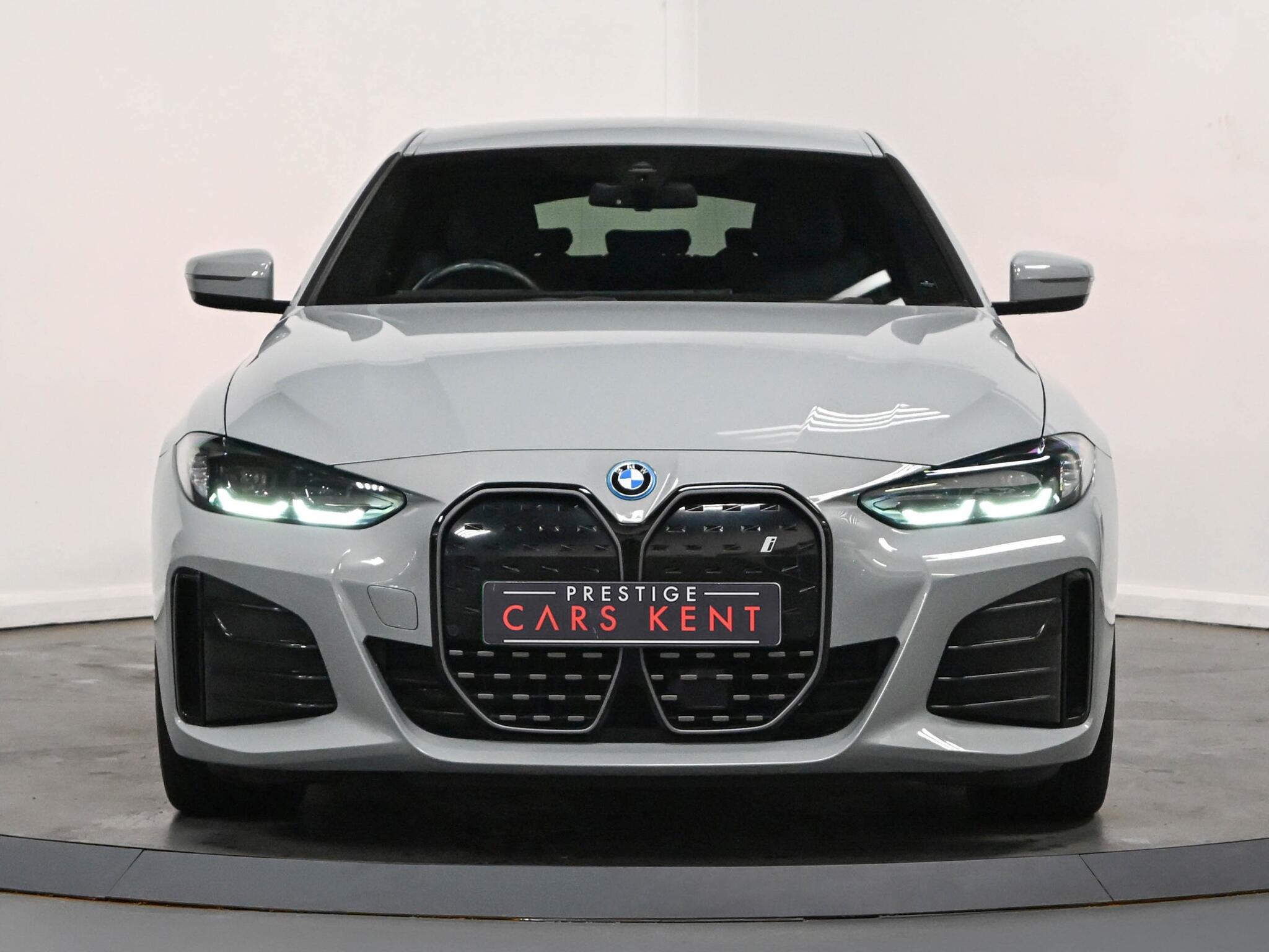 BMW I4 view 22