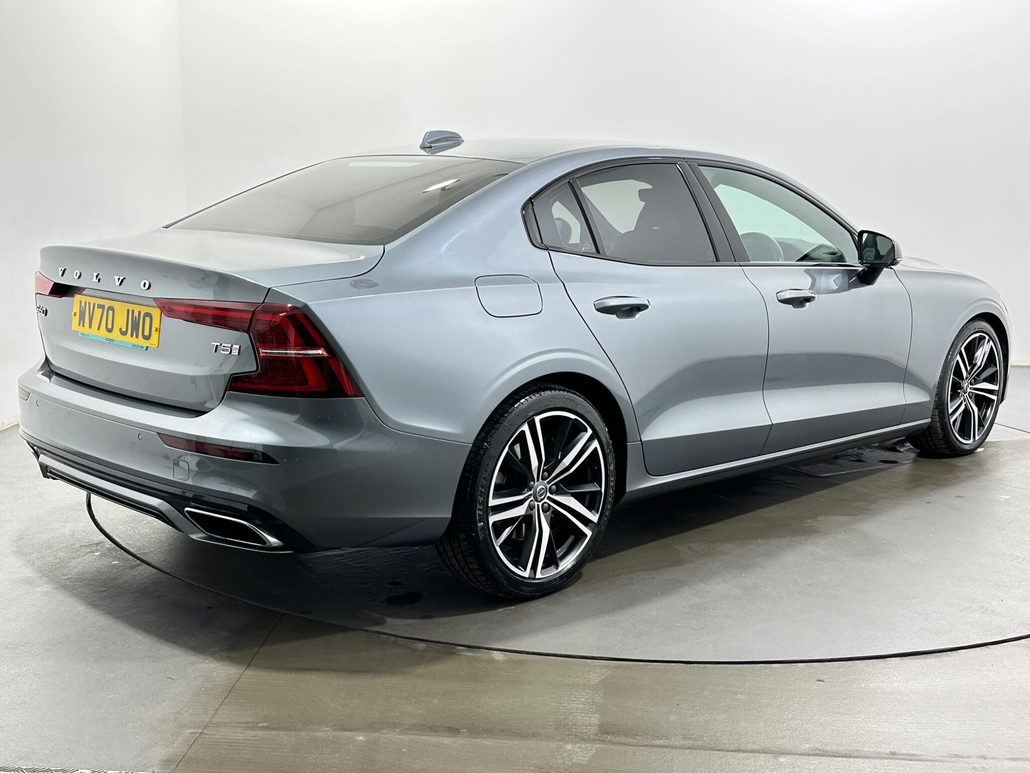 Volvo S60 view 8