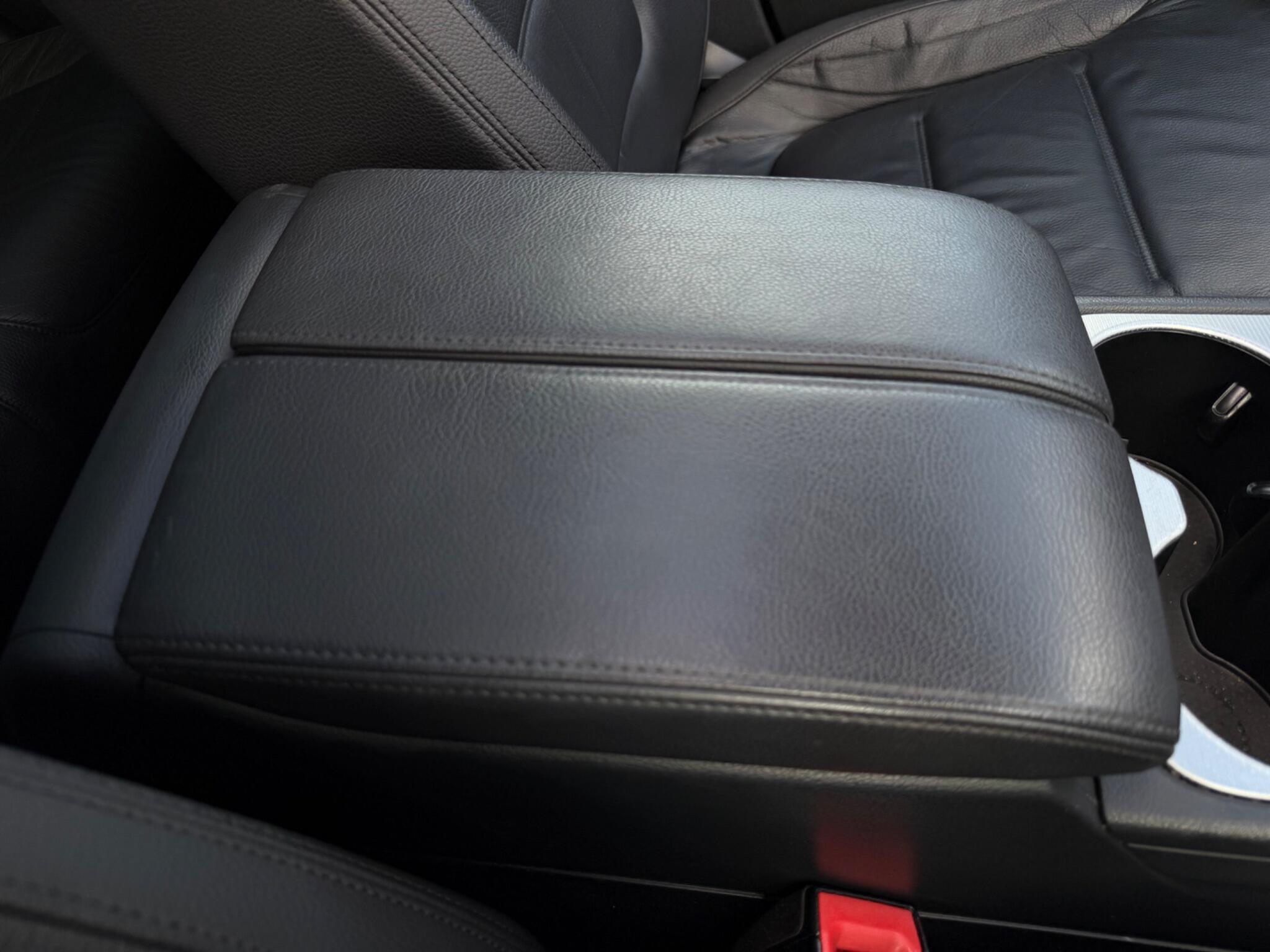 Volkswagen Touareg view 46