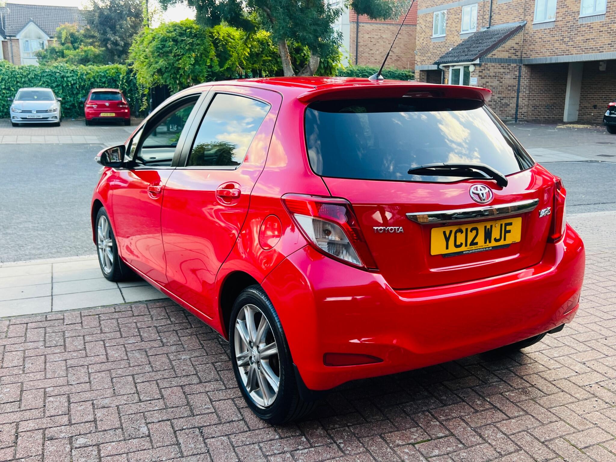 Toyota Yaris view 16