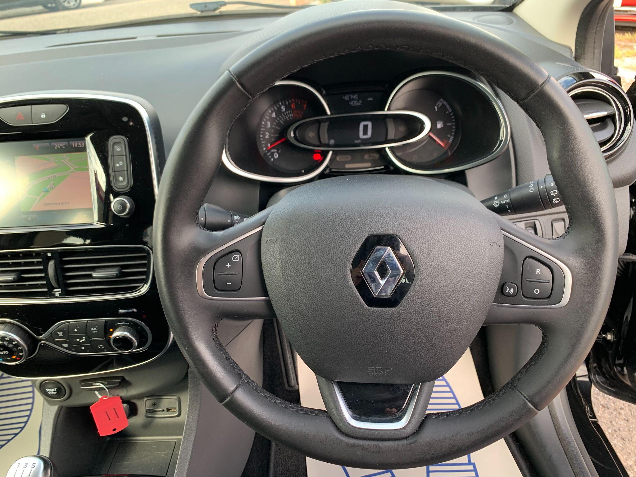 Renault Clio view 39