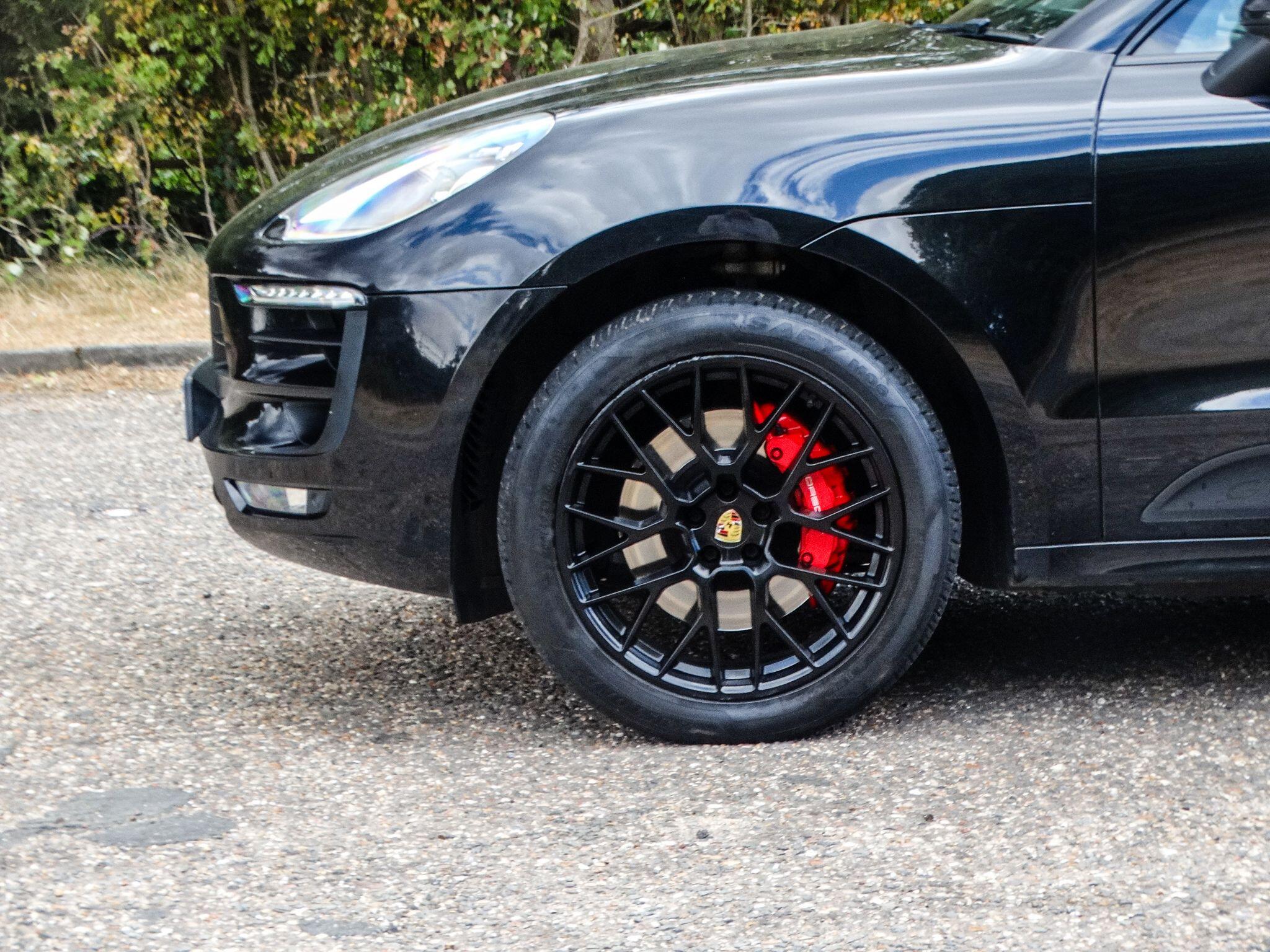 Porsche Macan view 5