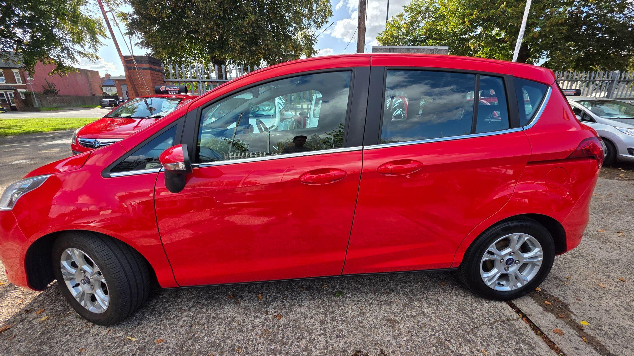 Ford B-Max view 15