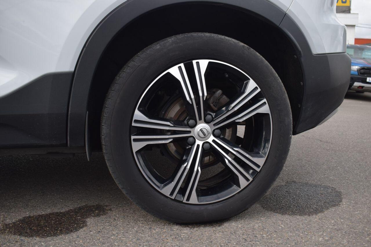 Volvo XC40 view 16