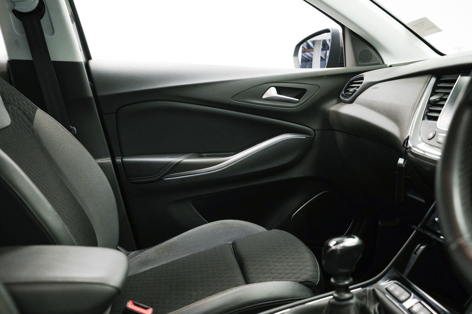 Vauxhall Grandland X view 22
