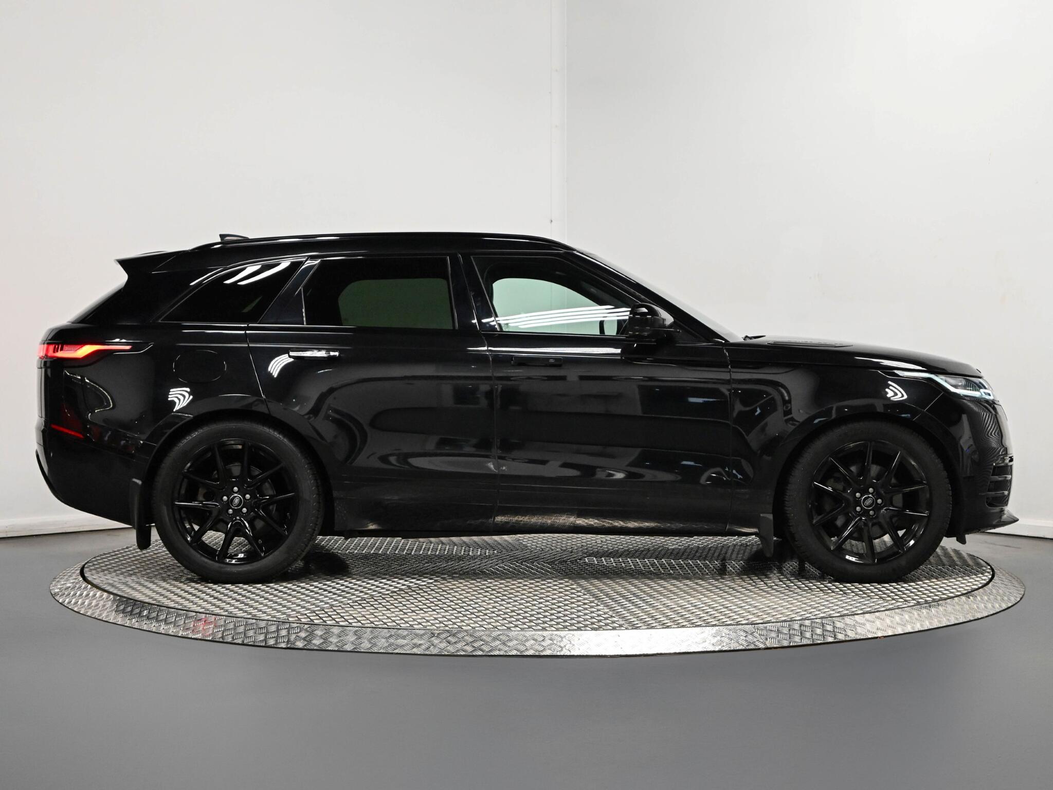 Land Rover Range Rover Velar view 38