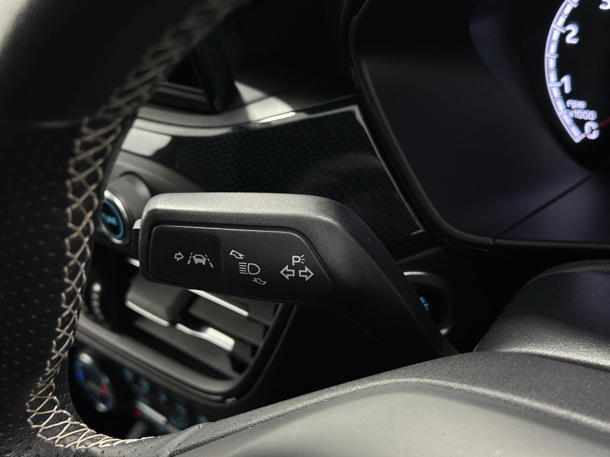Ford Focus view 14