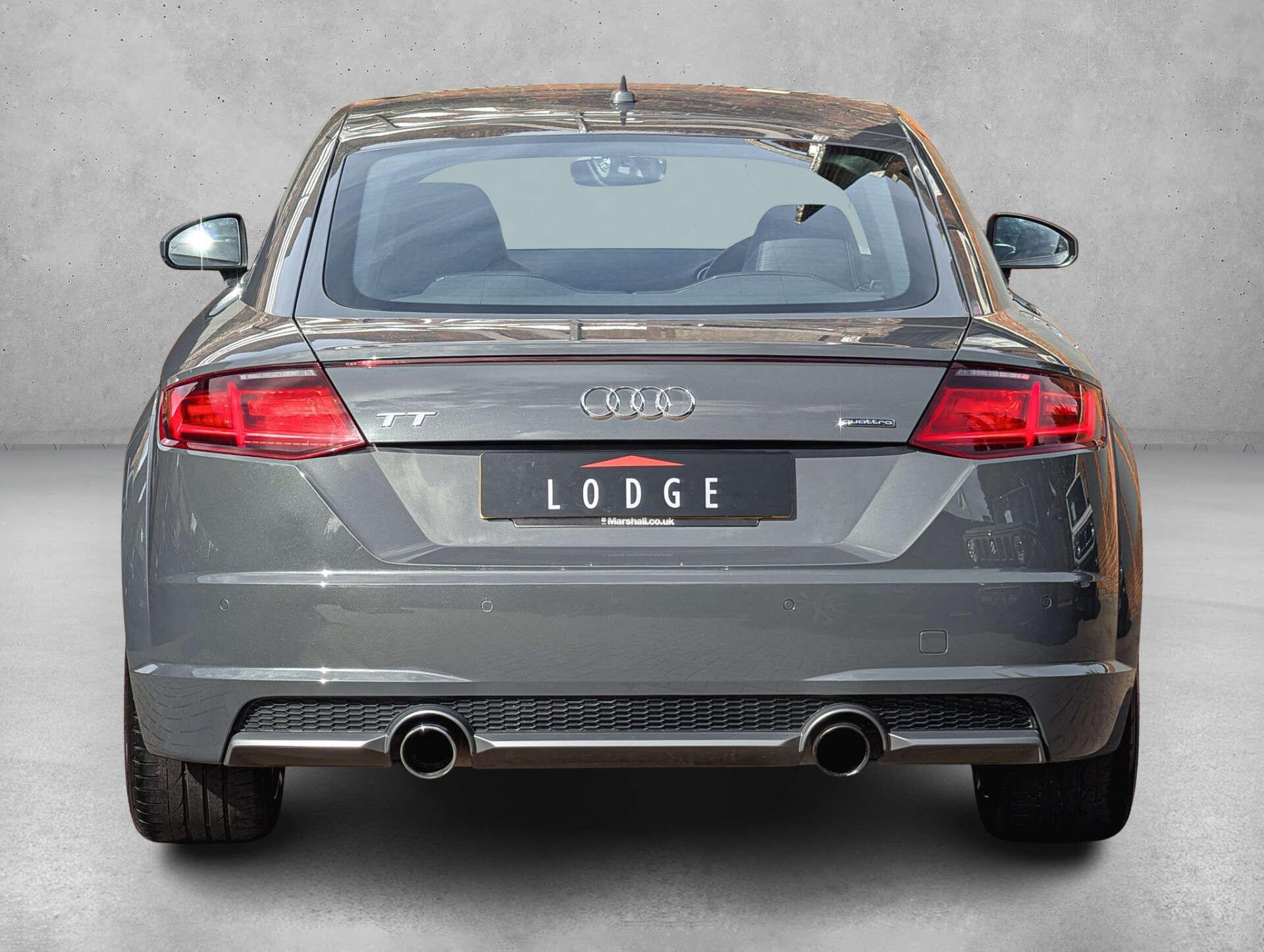 Audi TT view 6