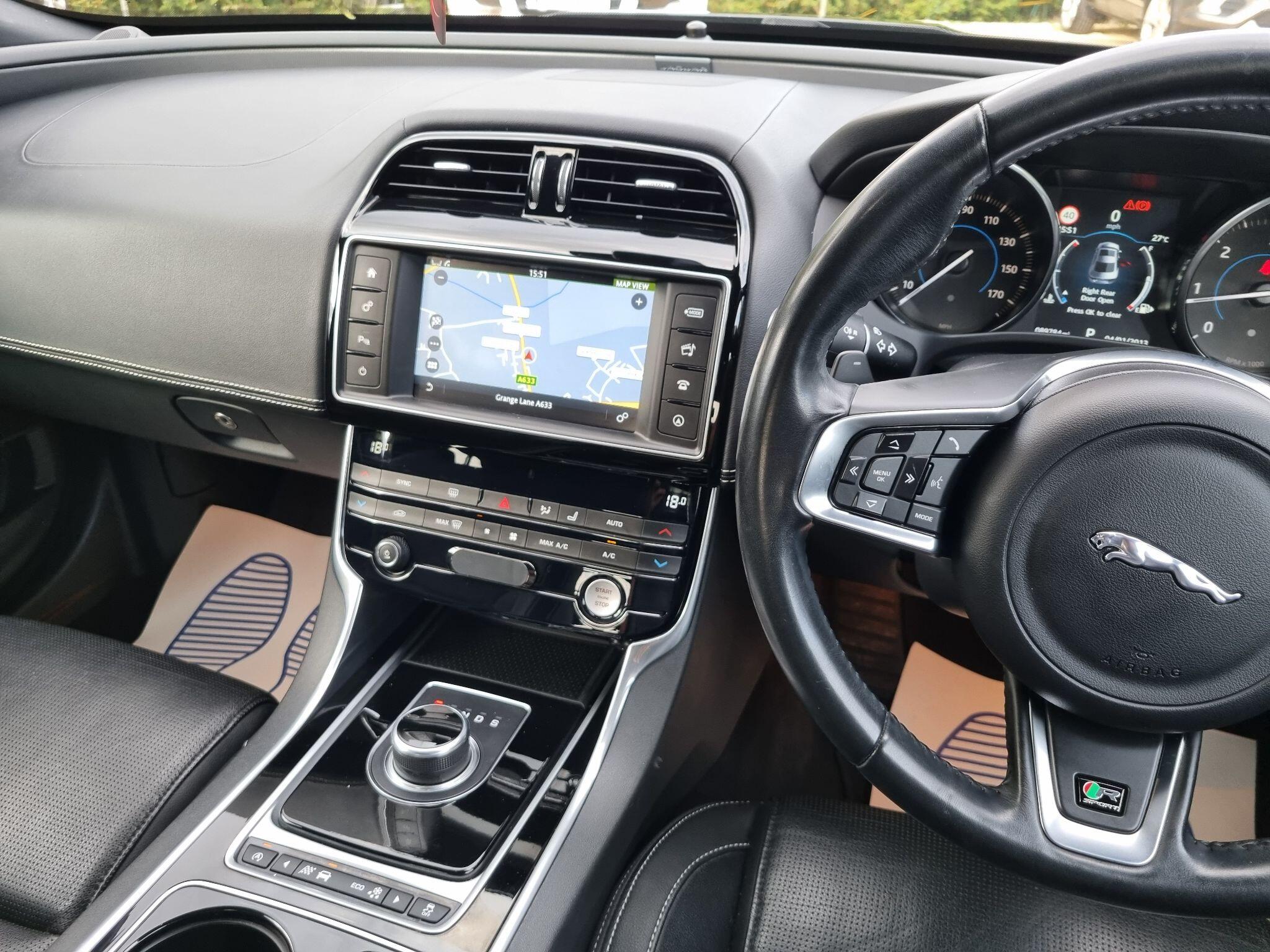 Jaguar Xe view 63