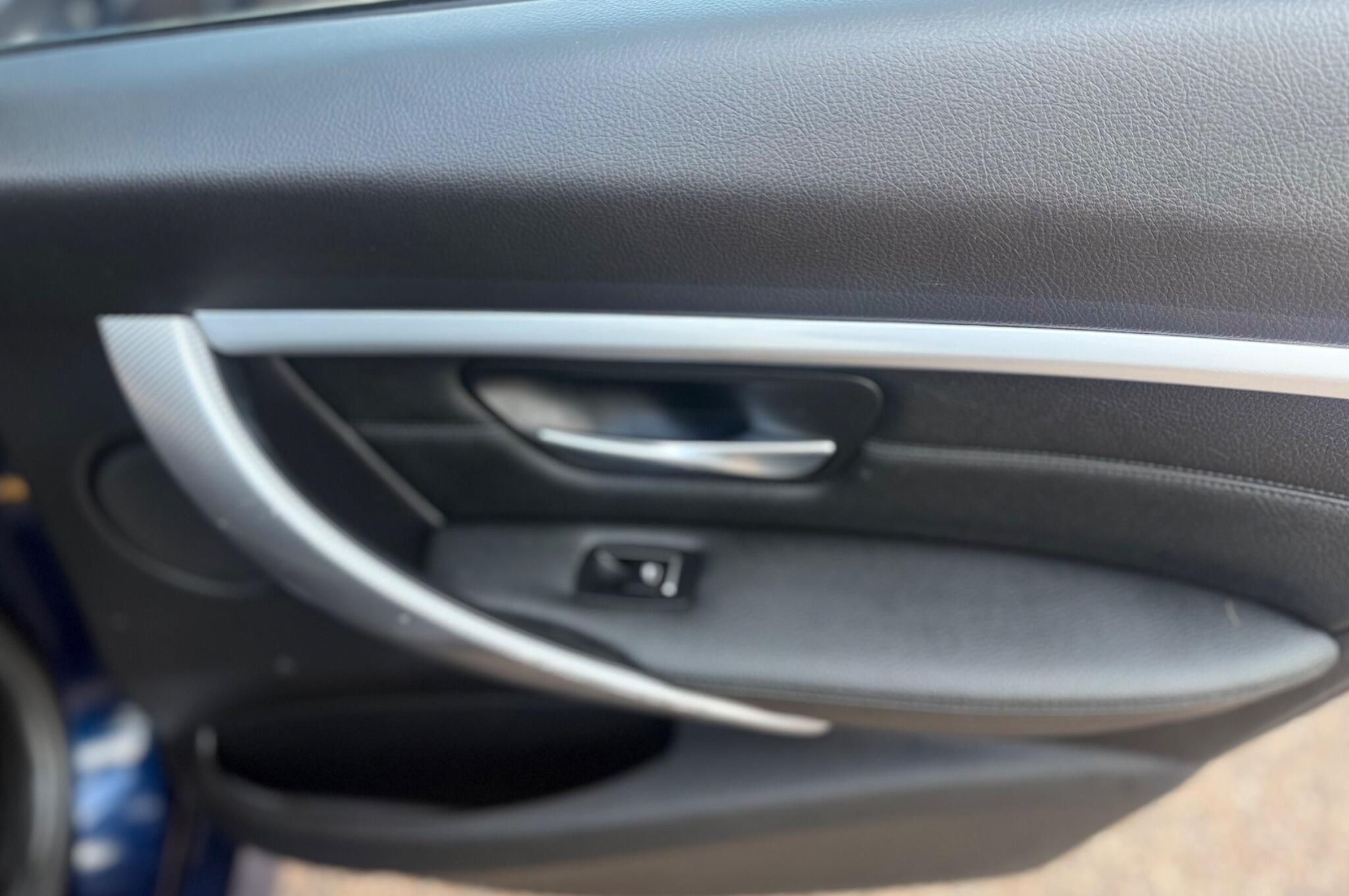 BMW 3 Series view 22