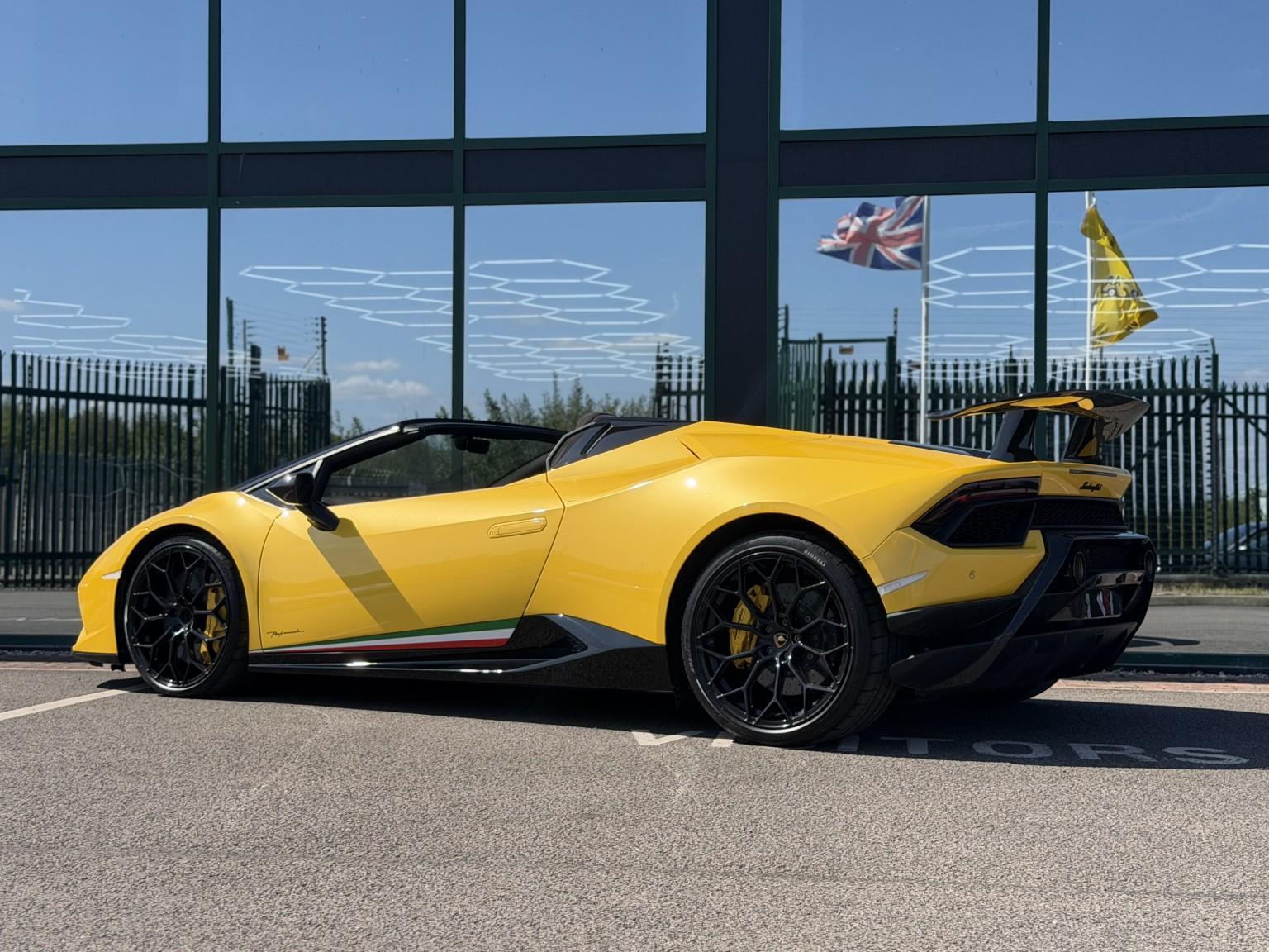 Lamborghini Huracan view 34