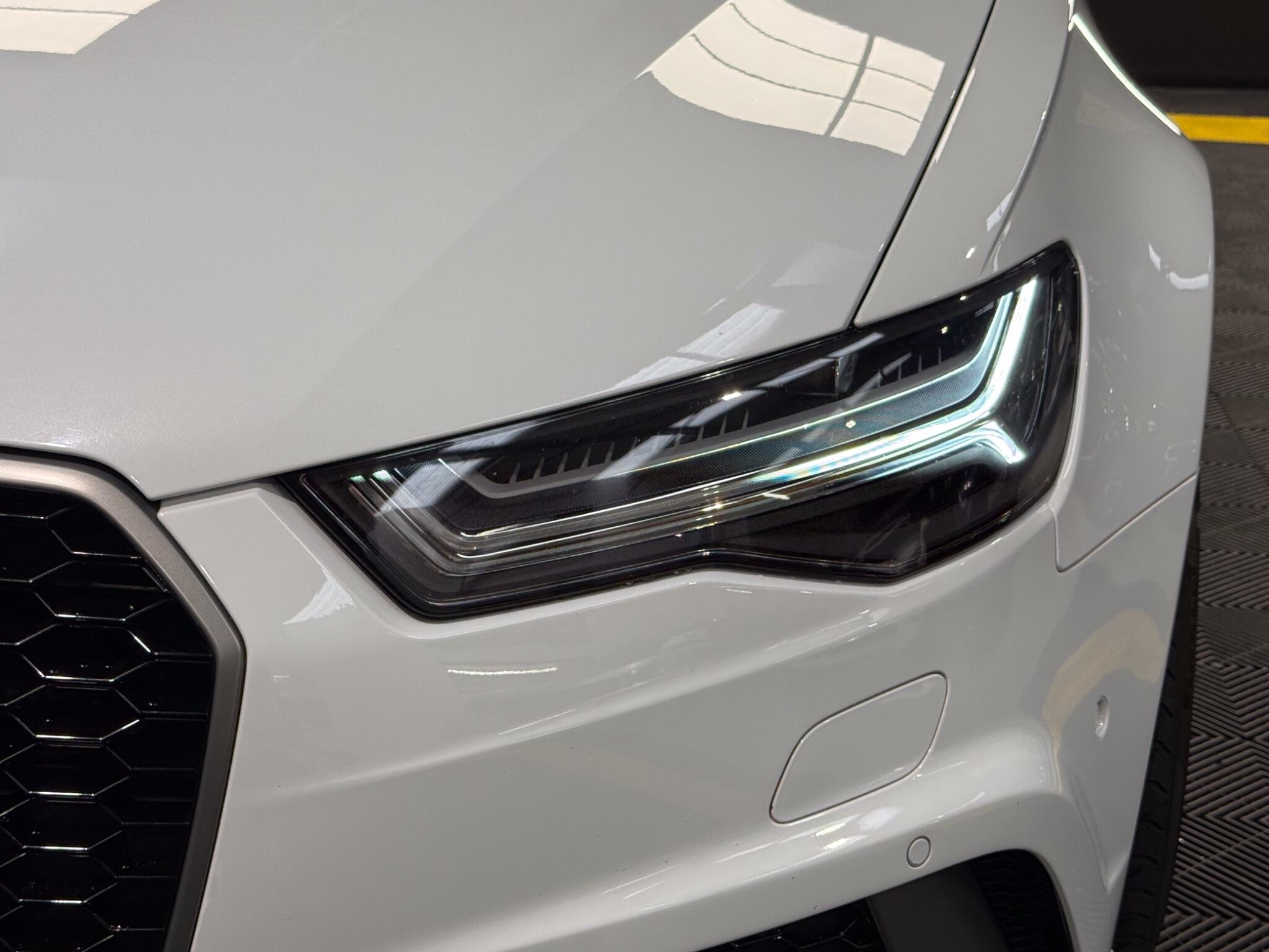 Audi RS6 Avant view 10