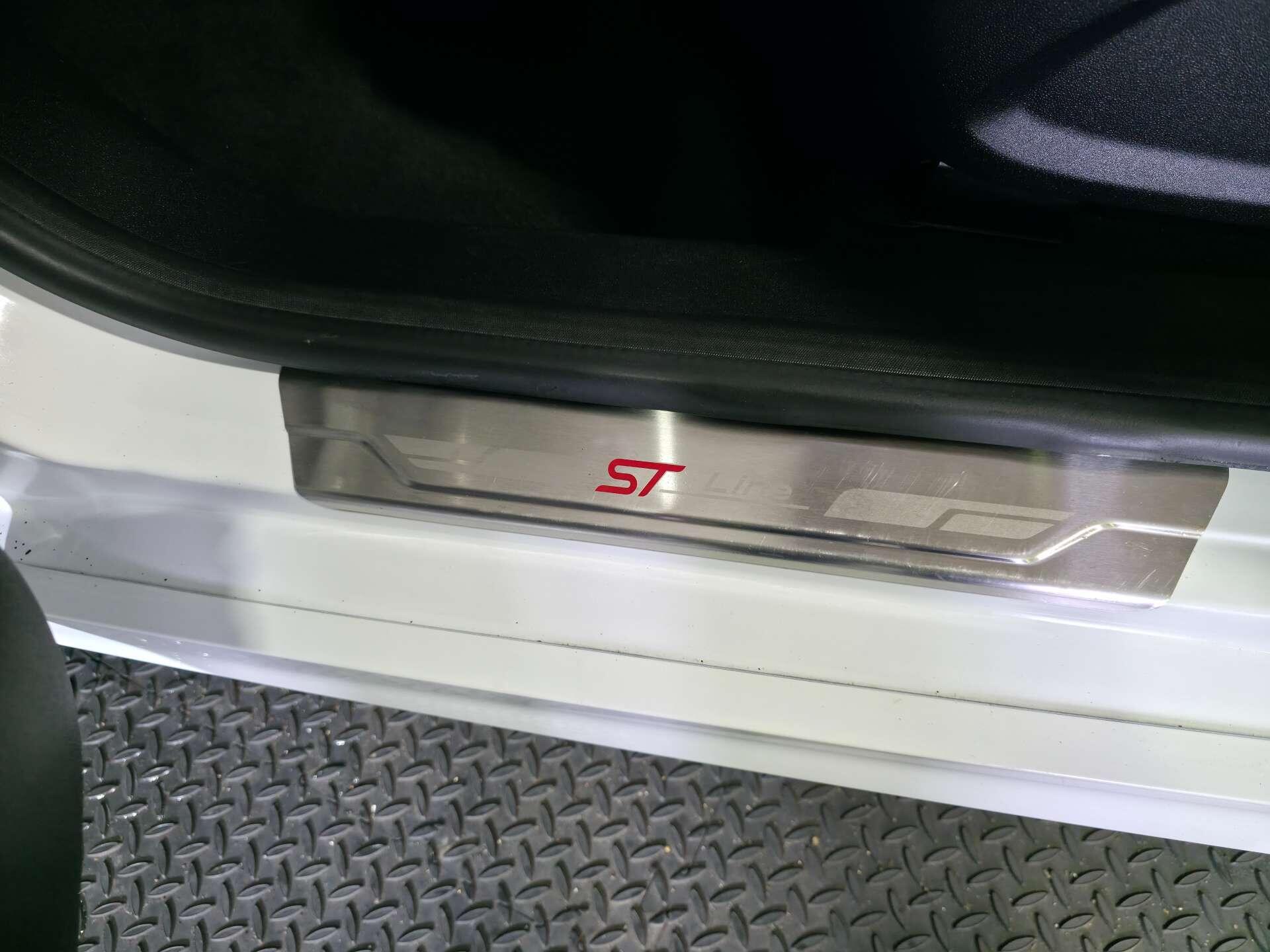 Ford Fiesta view 9