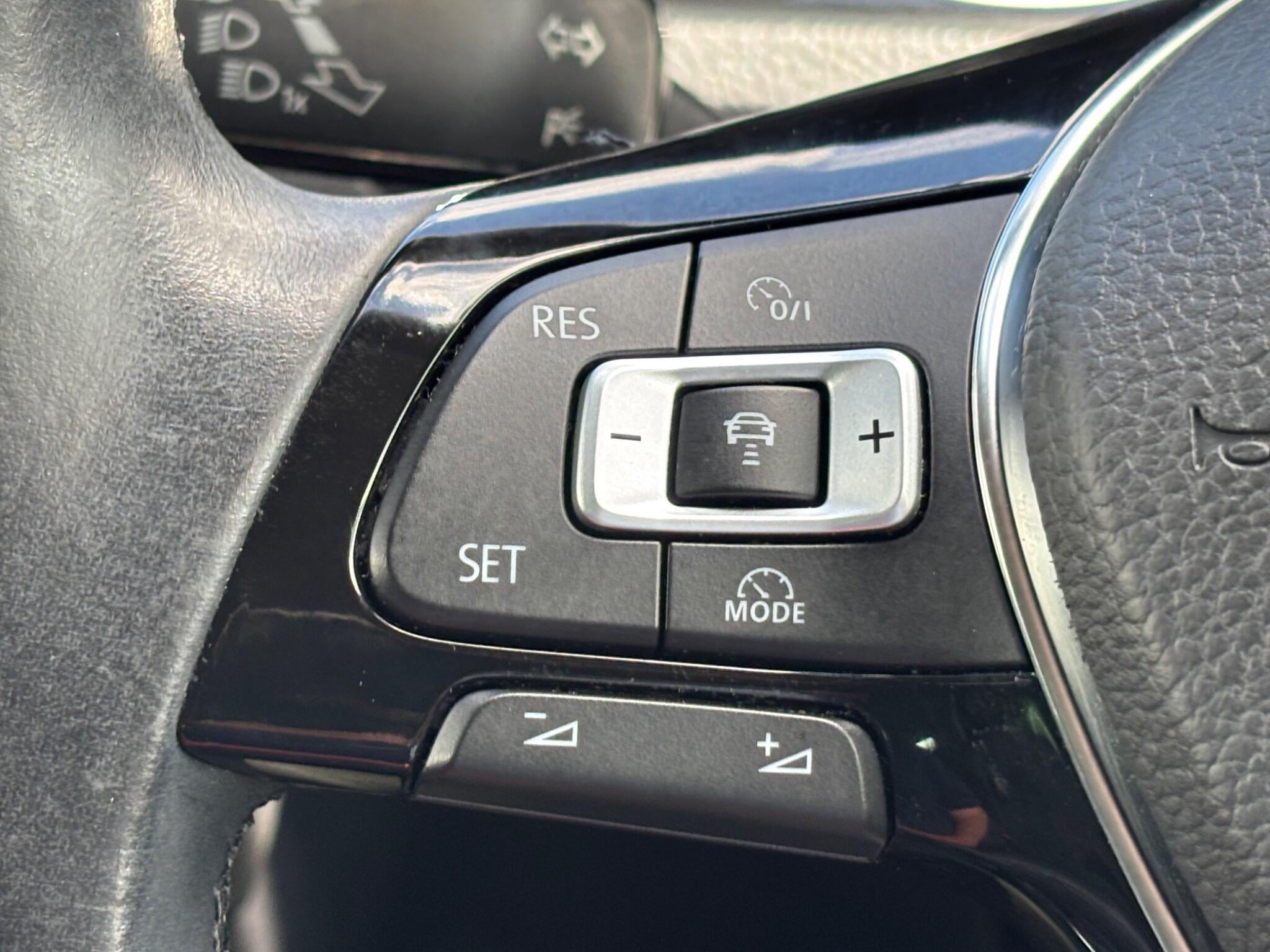 Volkswagen Golf view 21