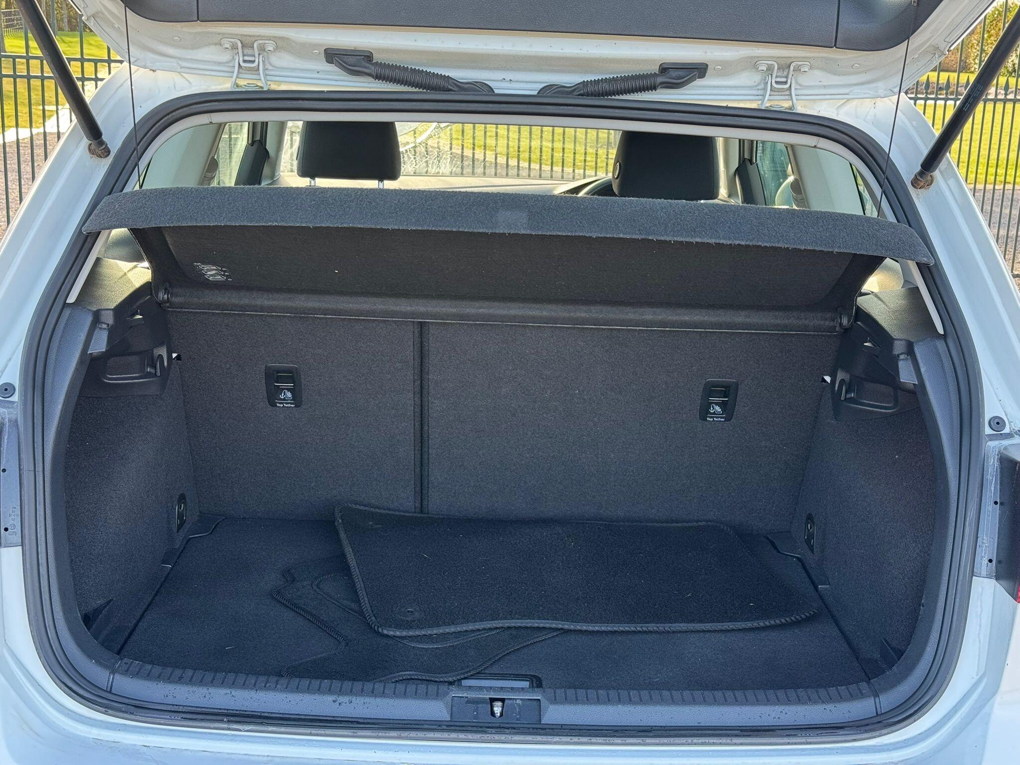 2014 Volkswagen Golf image 28