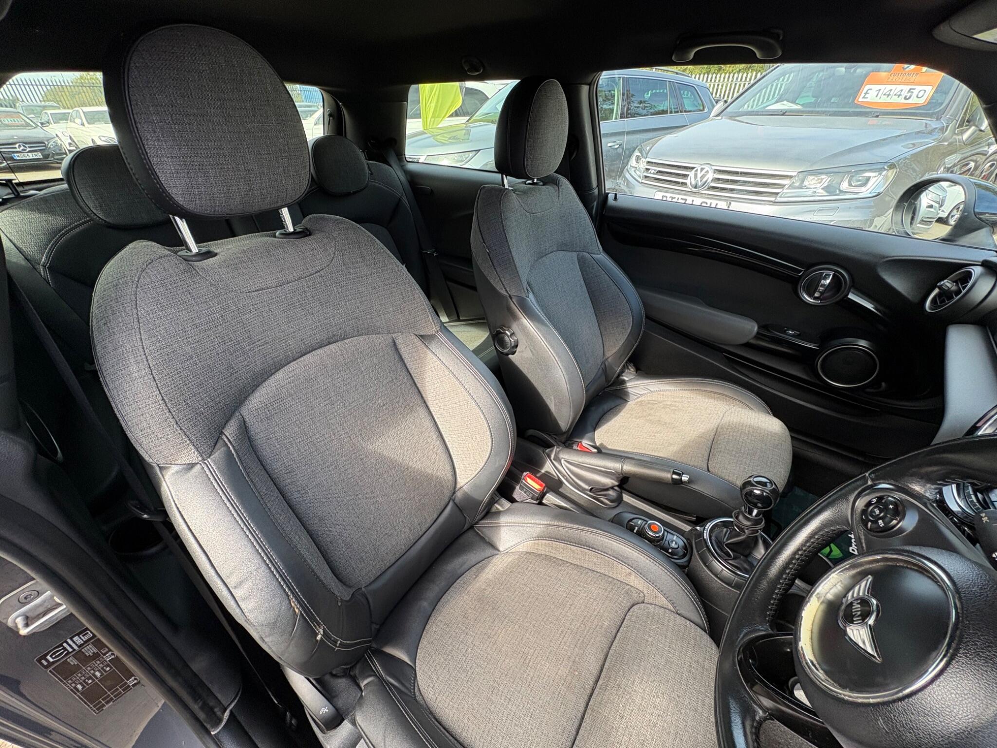 Mini Hatch view 8
