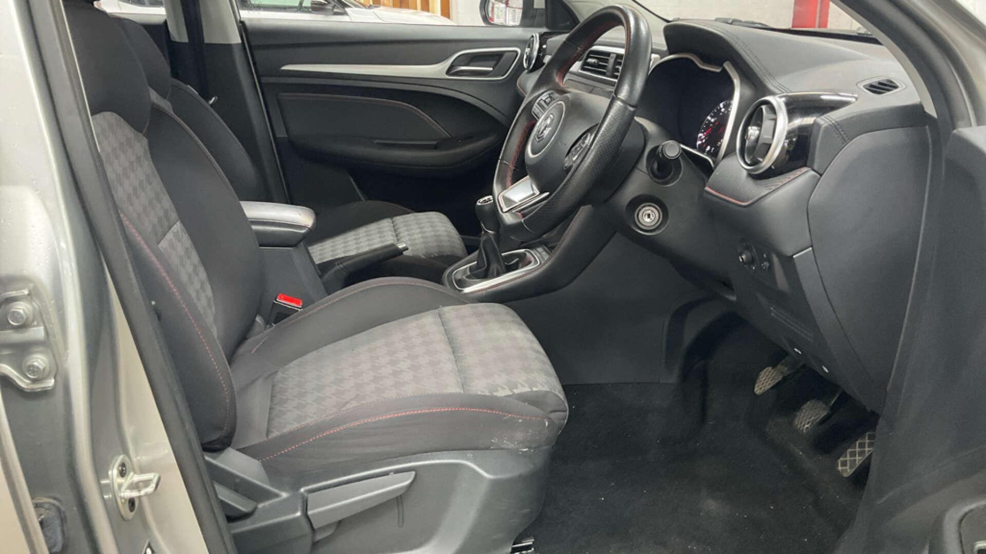 MG ZS view 11