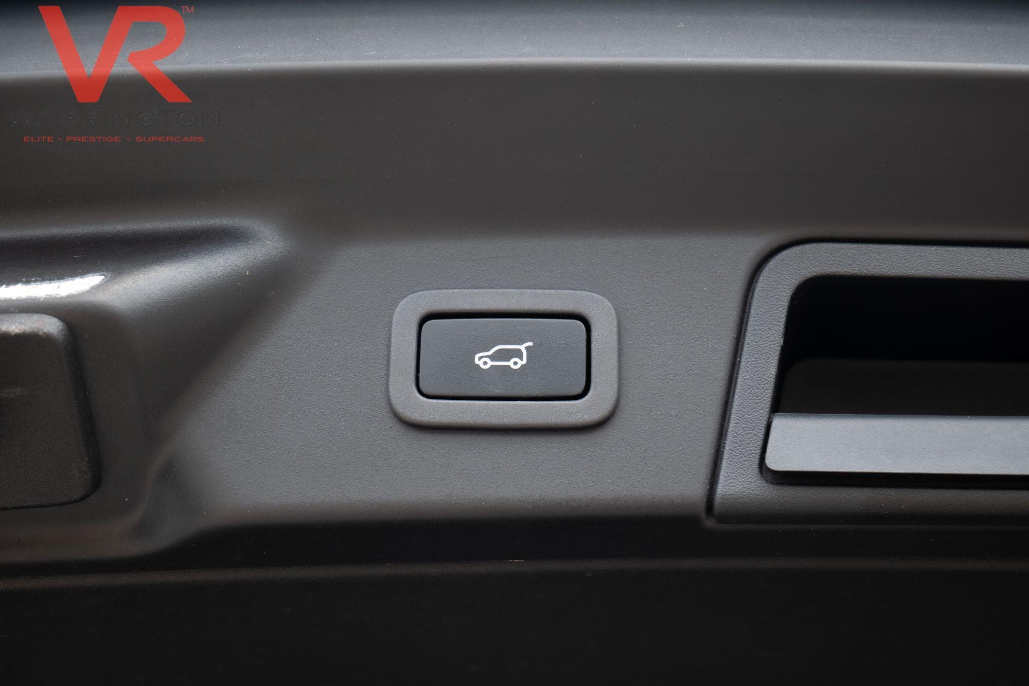 Land Rover Range Rover Velar view 15