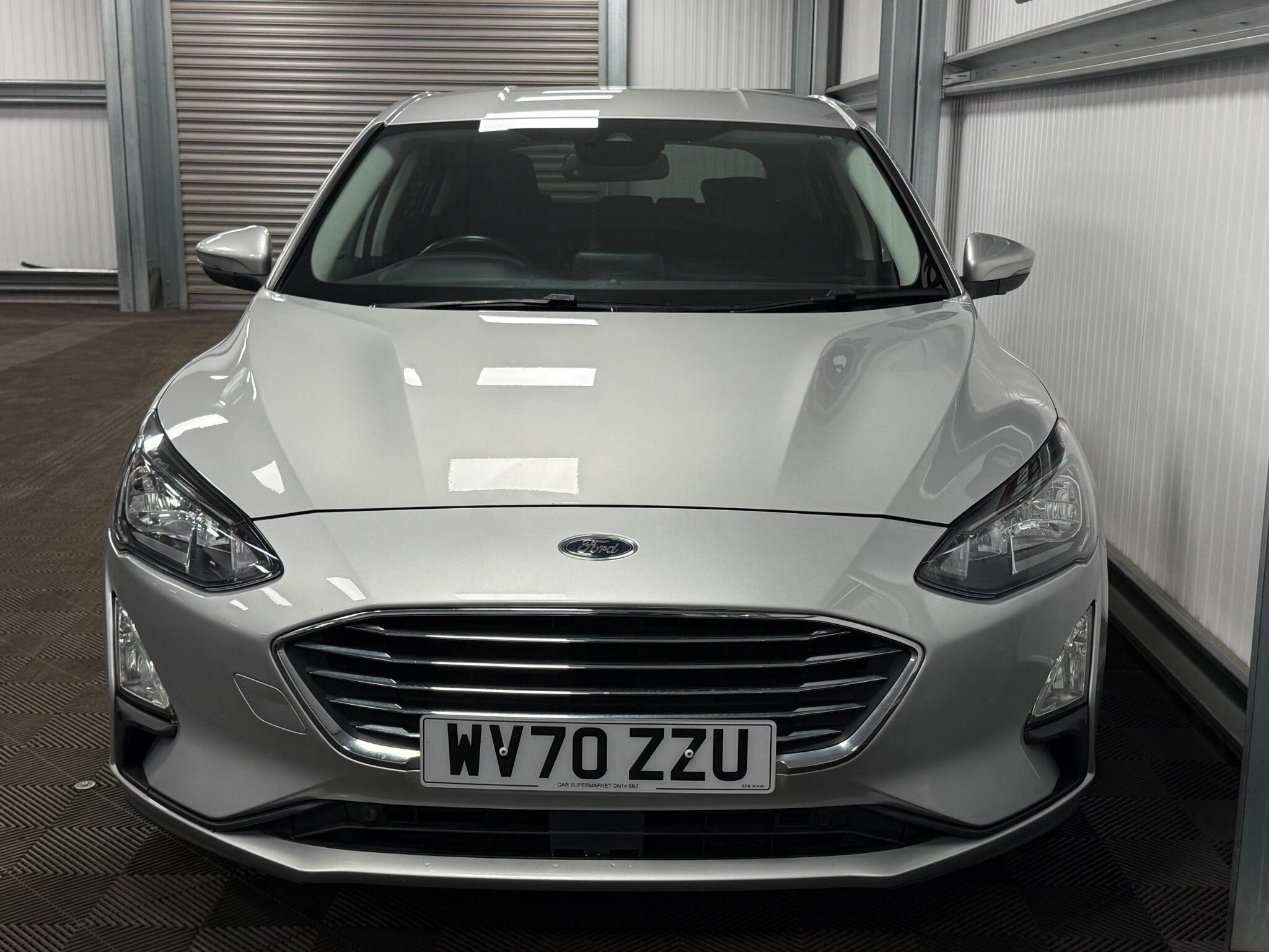 Ford Focus view 3