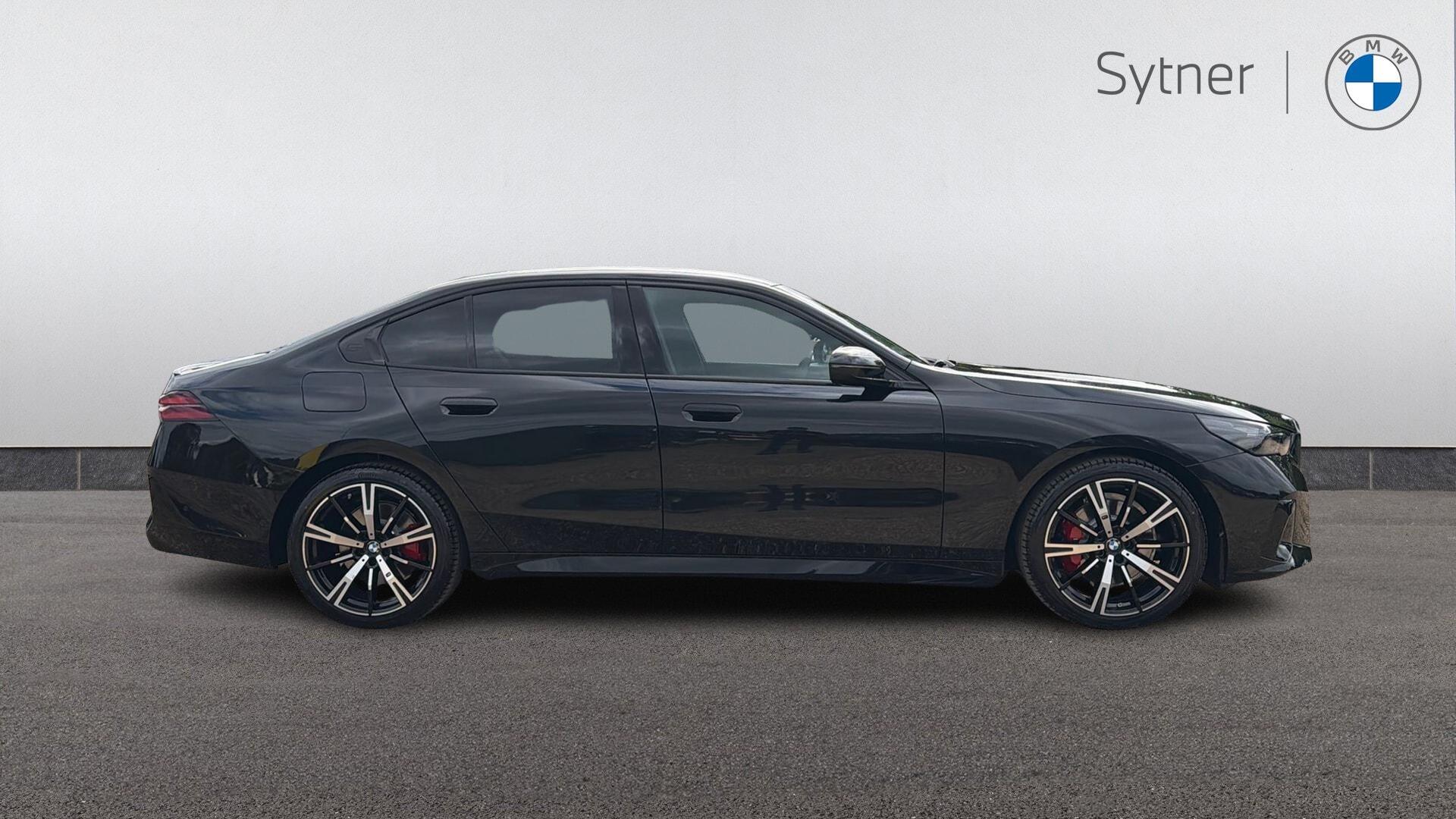 BMW 5 Series view 3