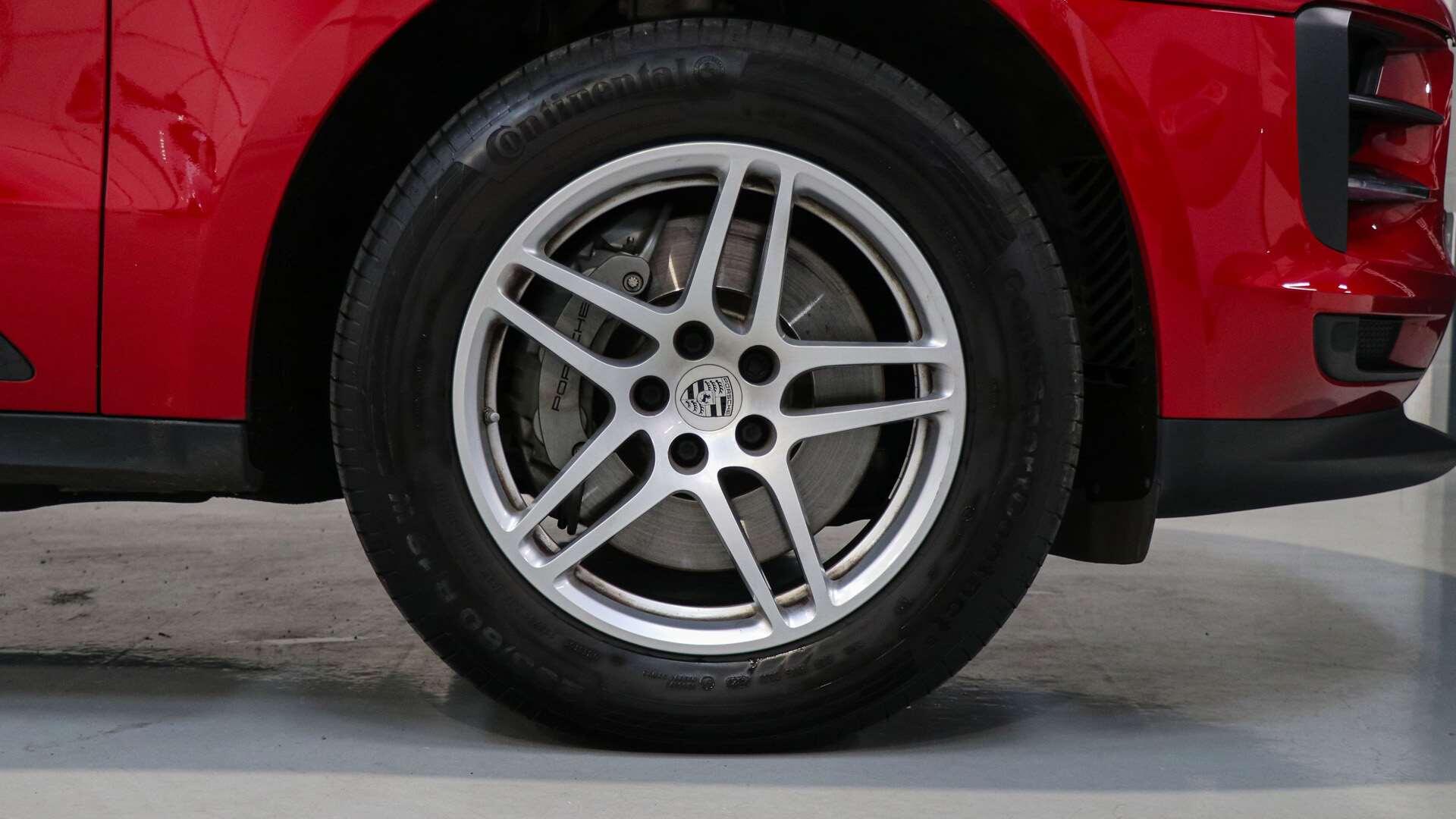 Porsche Macan view 6