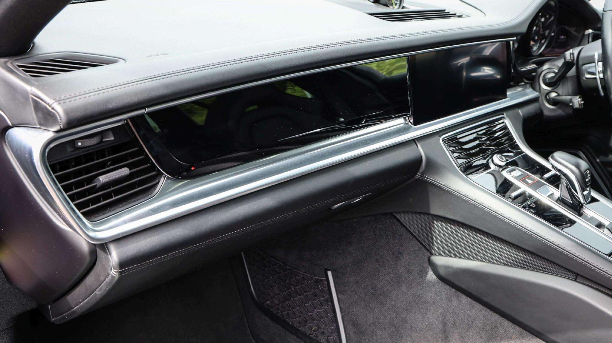 Porsche Panamera view 20