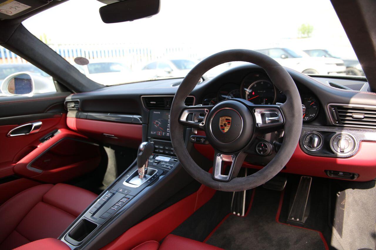 Porsche 911 view 31