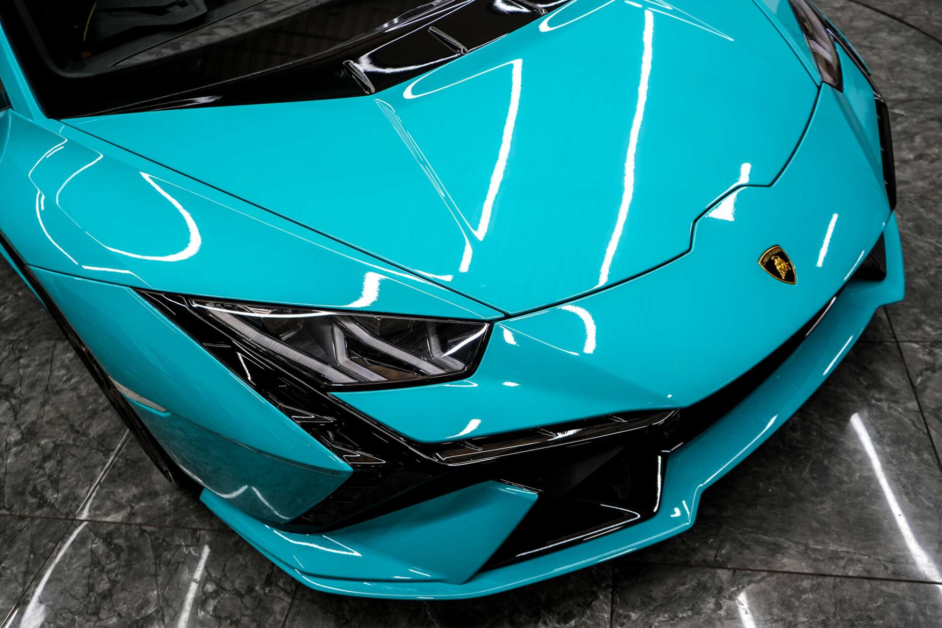 Lamborghini Huracan view 7