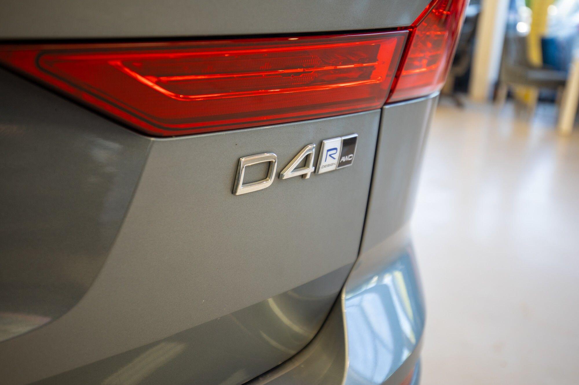 Volvo XC60 view 8