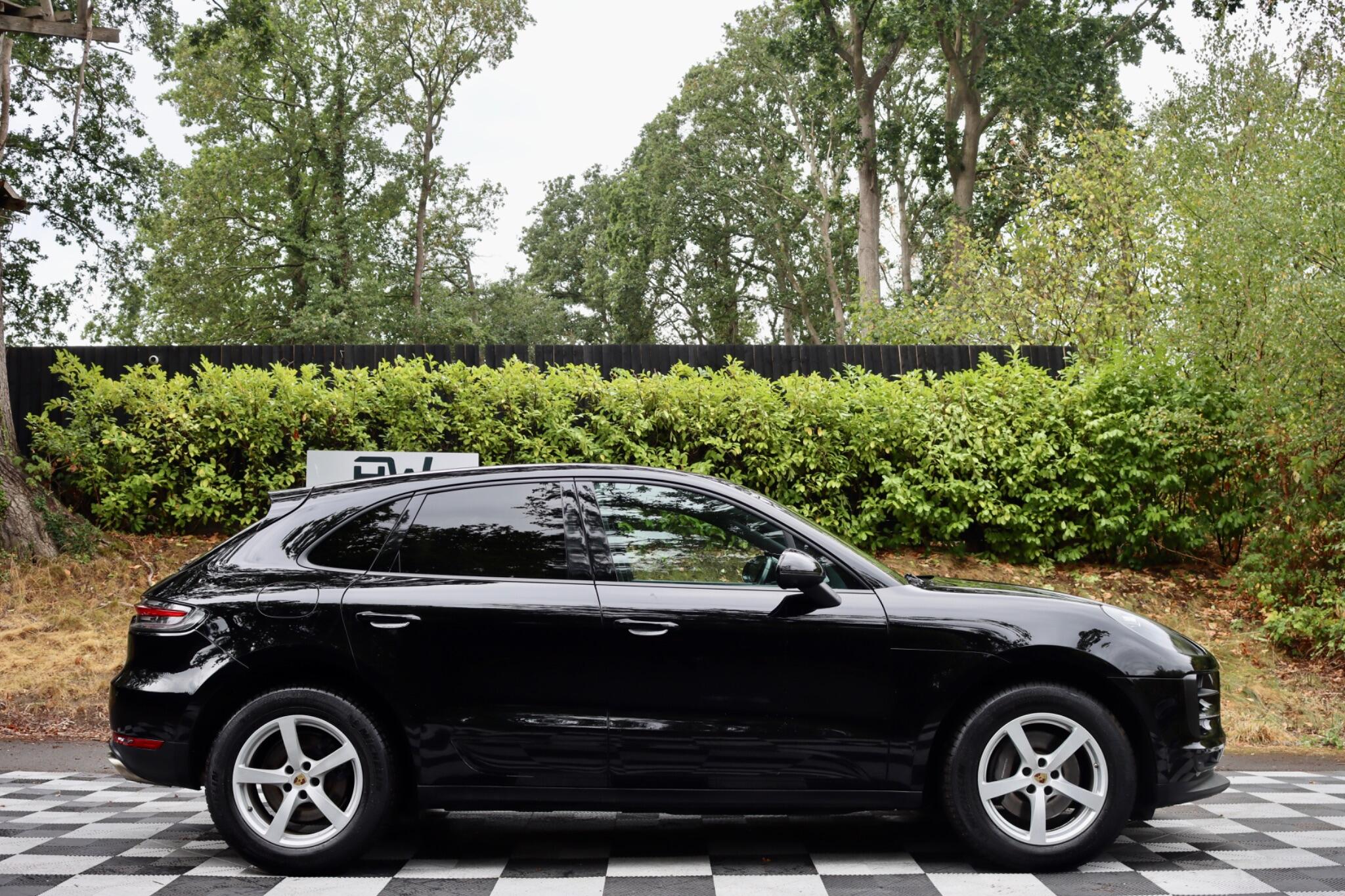 Porsche Macan view 27
