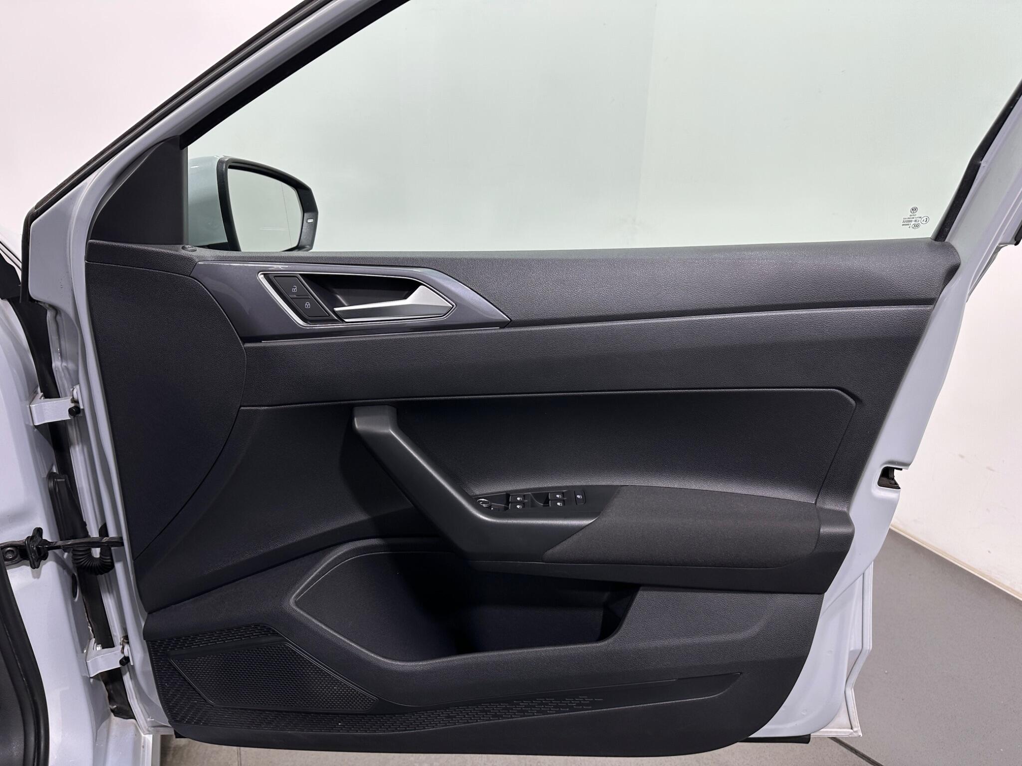 Volkswagen Polo view 33