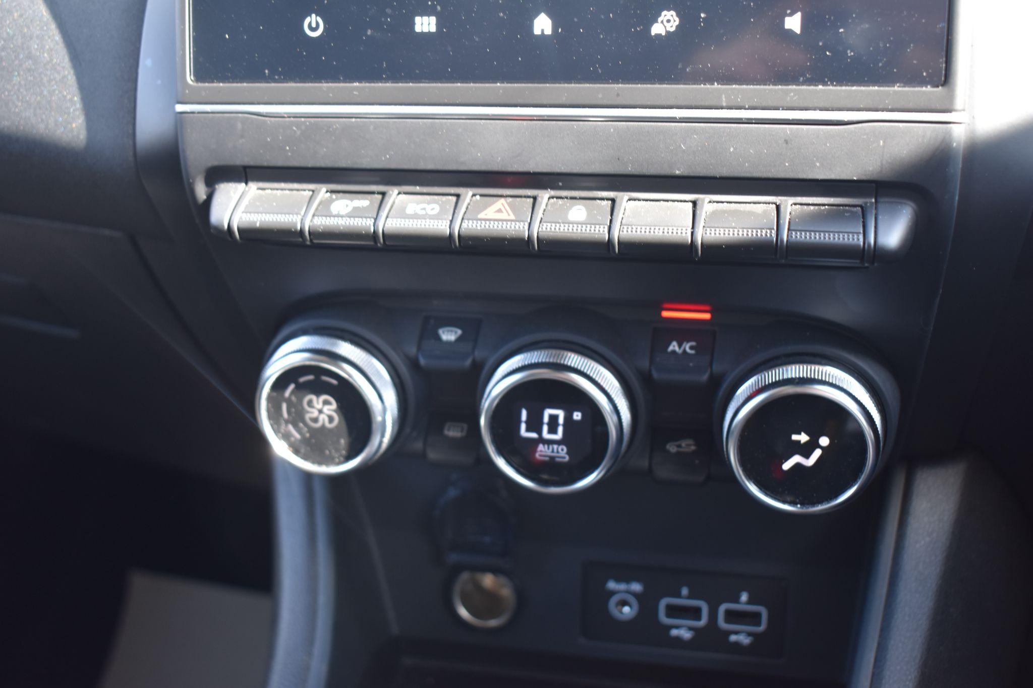 Captur - 1.3 TCe Iconic EDC Euro 6 (s/s) 5dr - Image 17