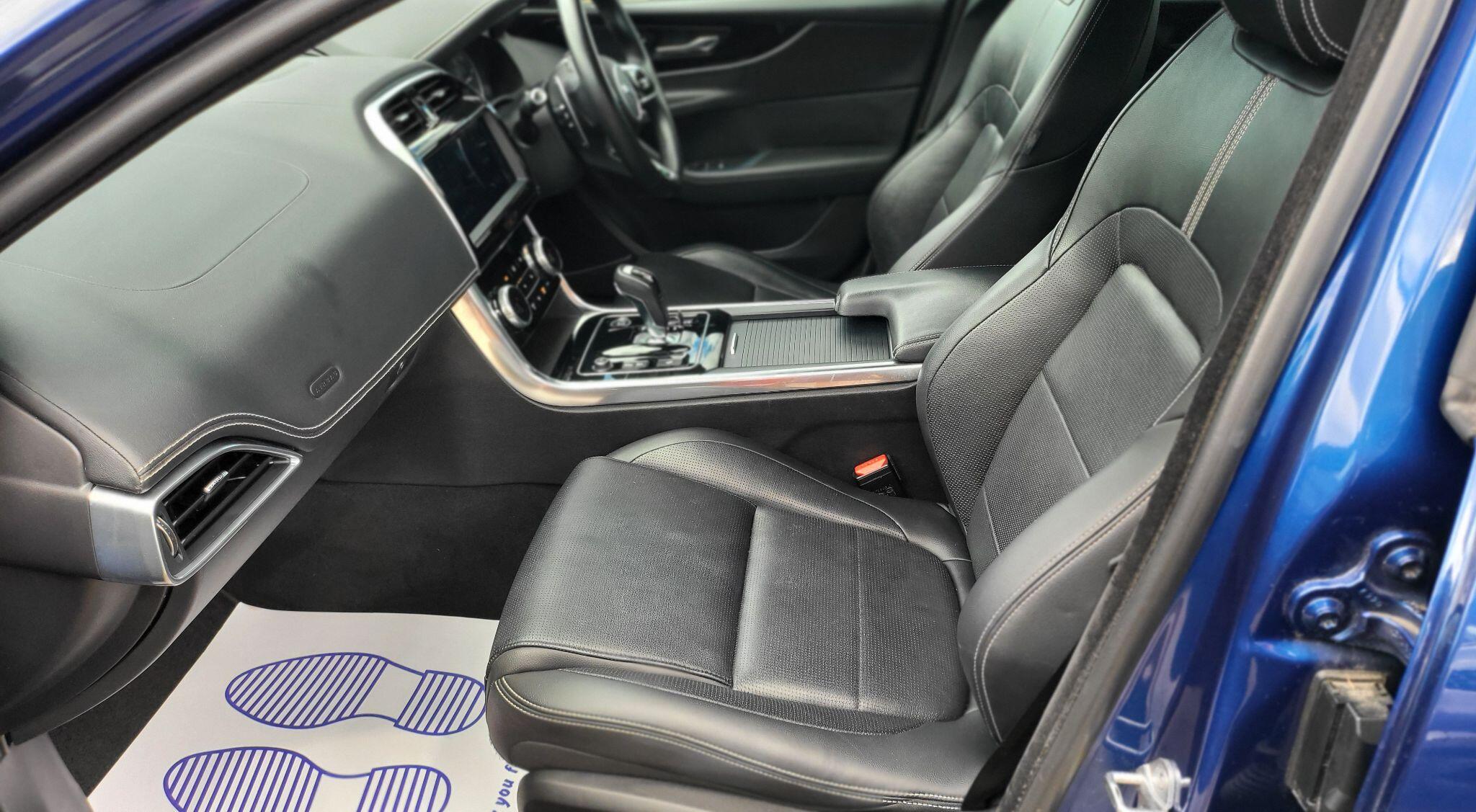 Jaguar Xe view 26