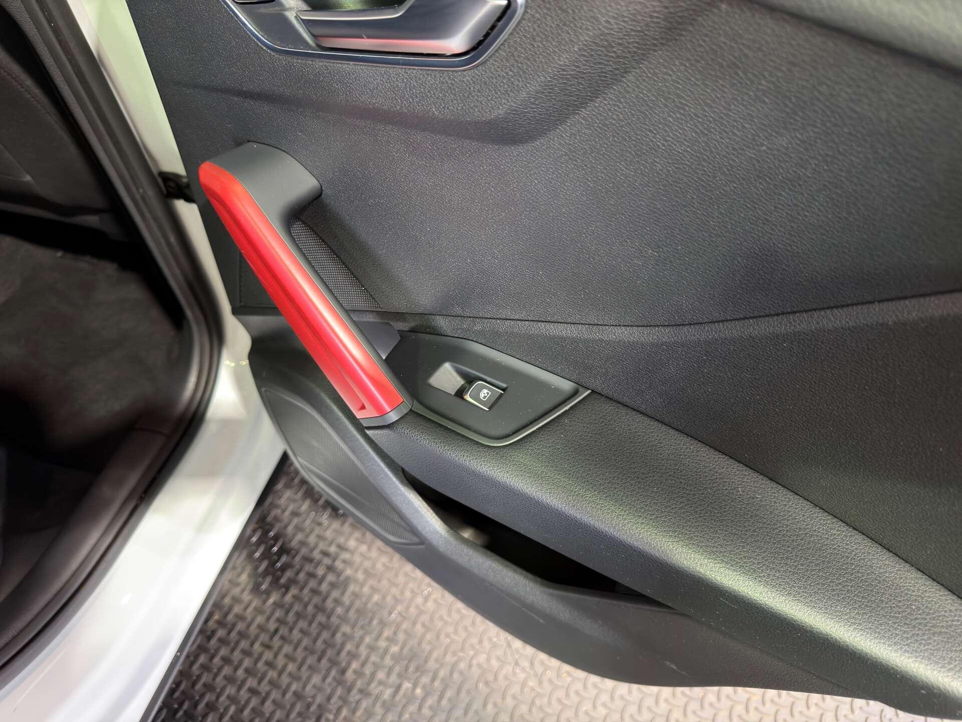 Audi Q2 view 54