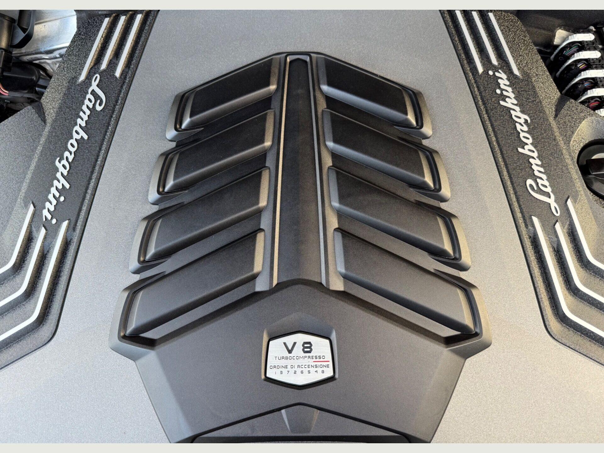 Lamborghini Urus view 78