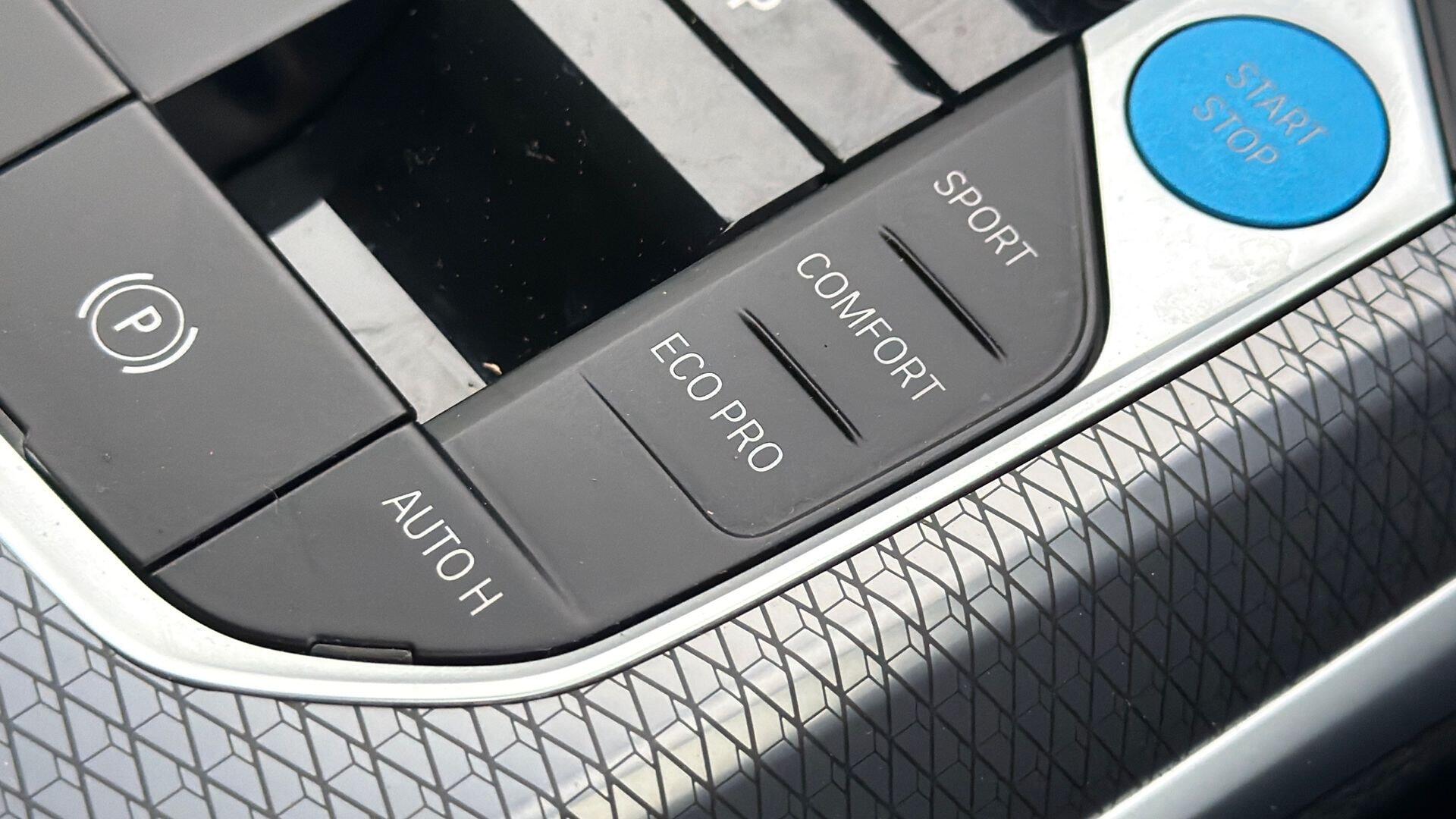 BMW i4 view 20