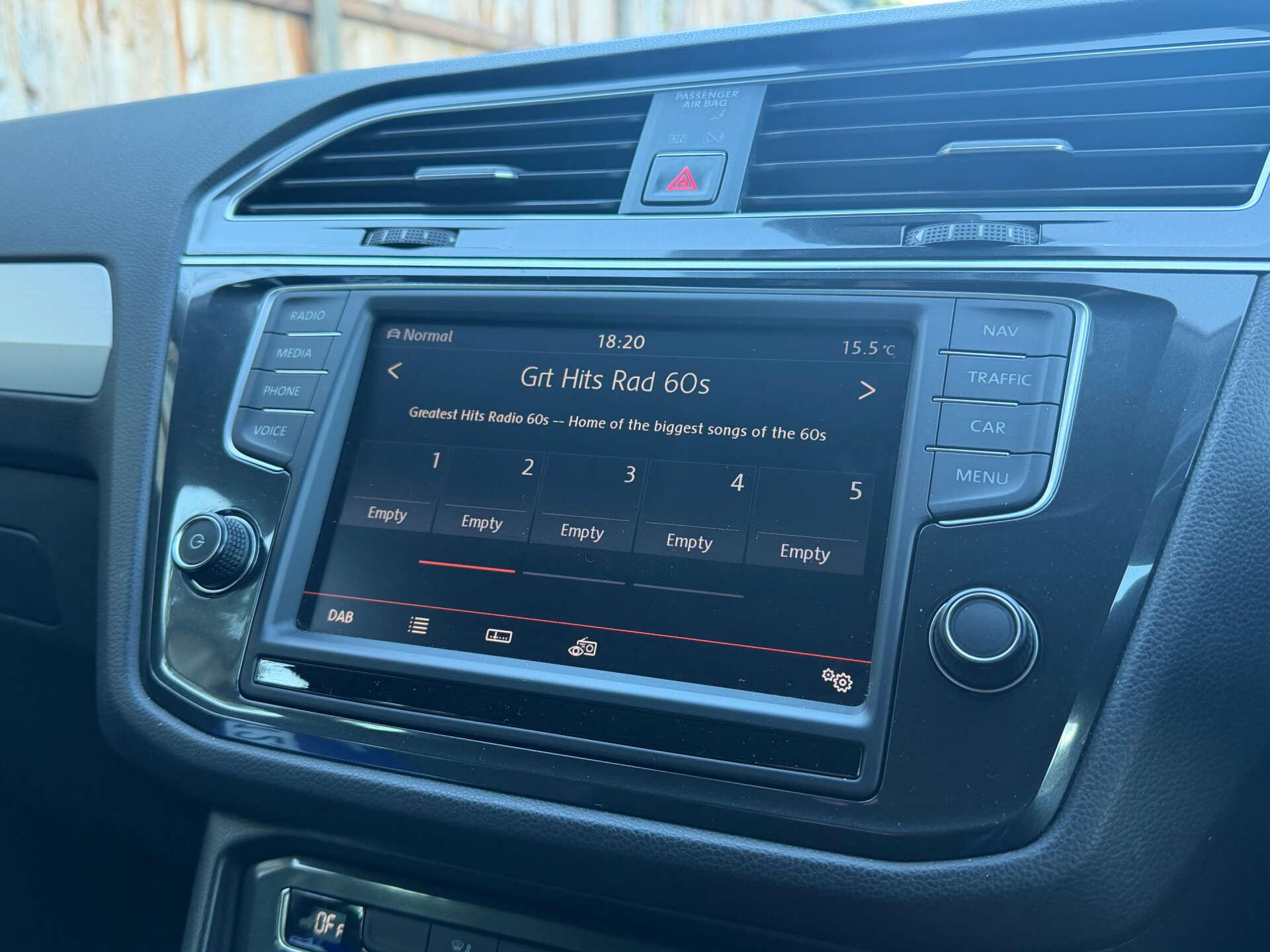 Volkswagen Tiguan view 3