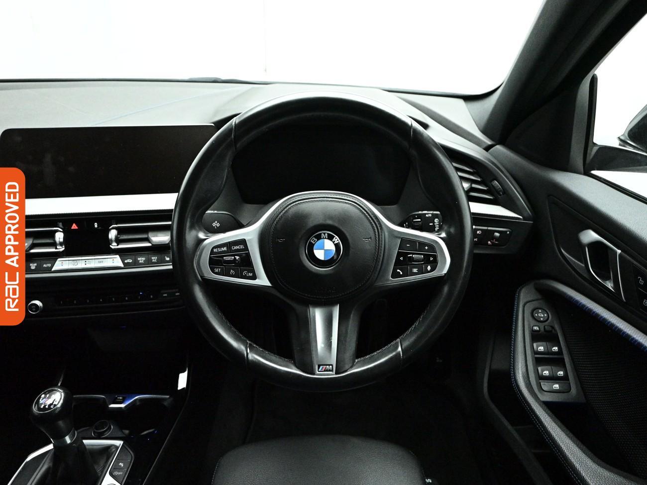 BMW 1 Series view 9