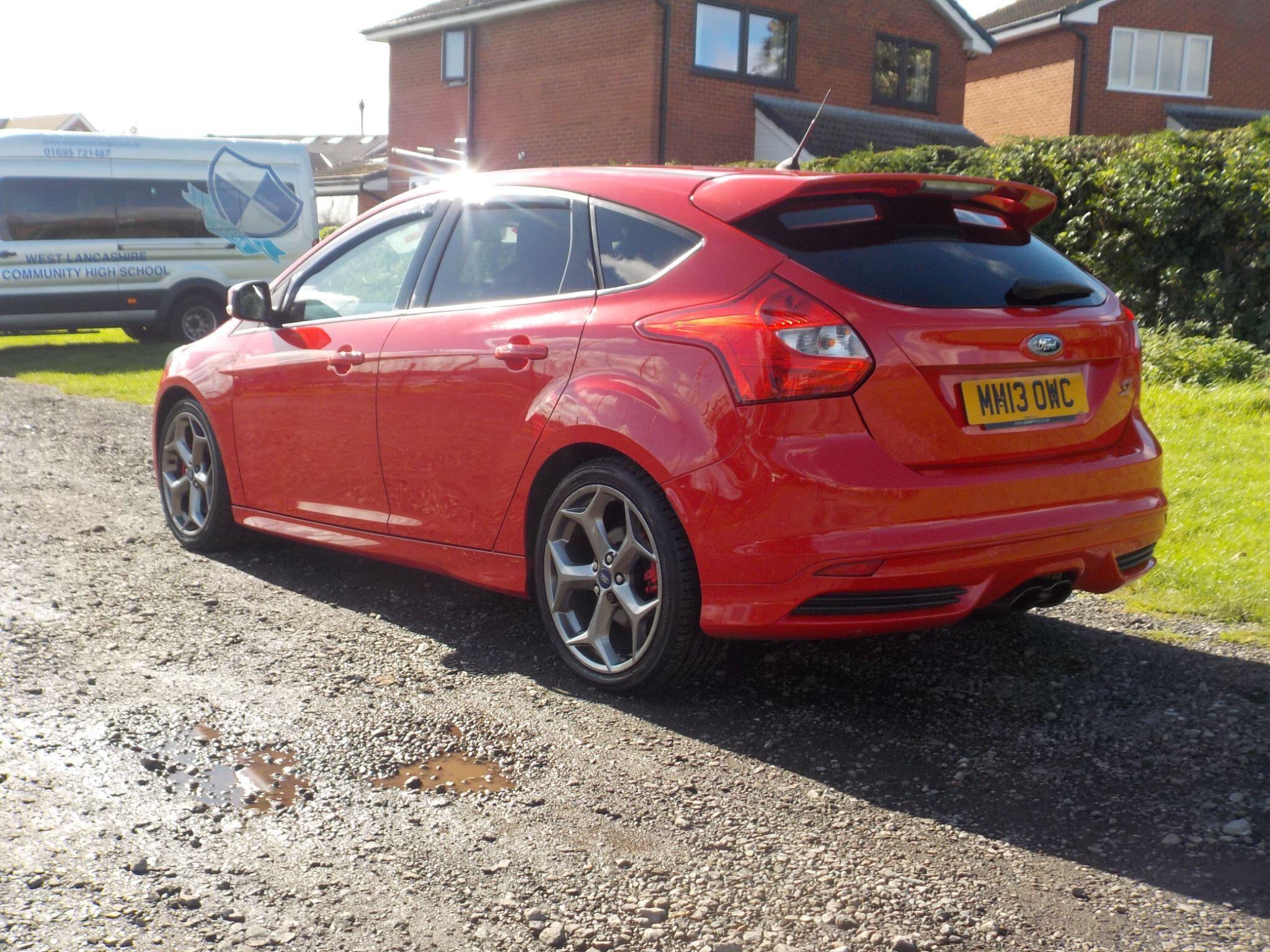Ford Focus 2.0T EcoBoost ST-2 Euro 5 (s/s) 5dr
