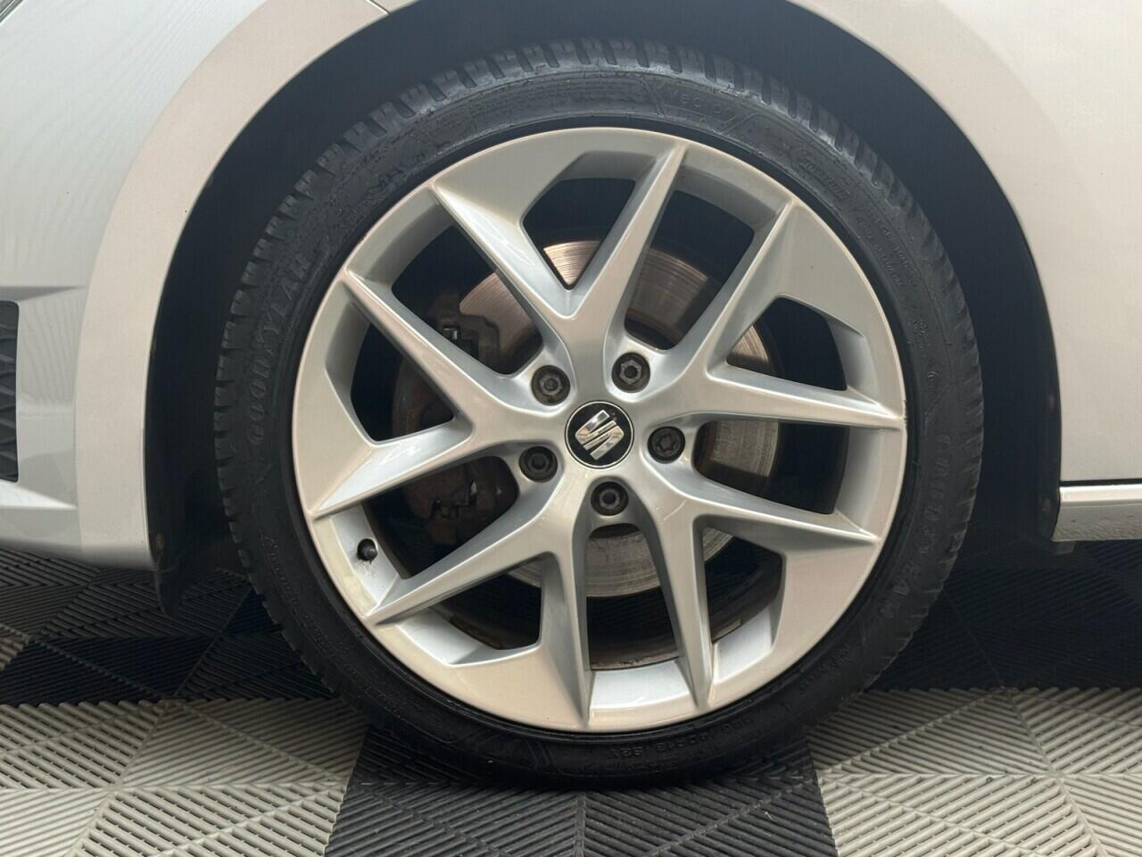 Seat Leon view 3