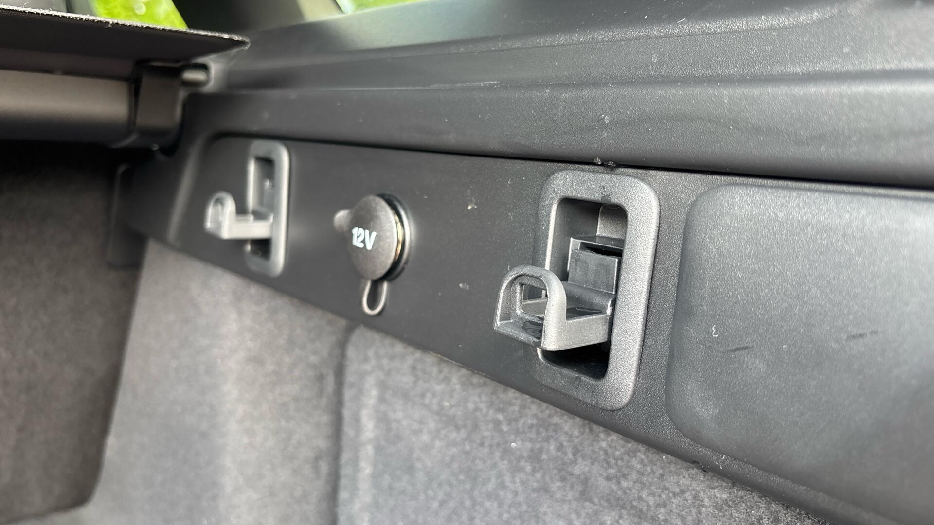 Land Rover Range Rover Velar view 27