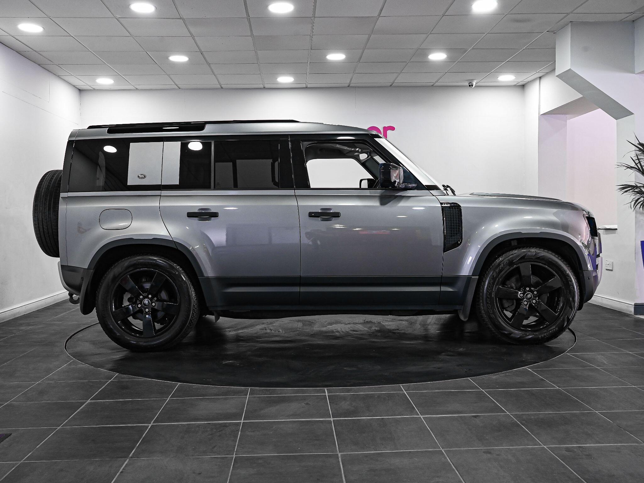 Land Rover Defender view 5