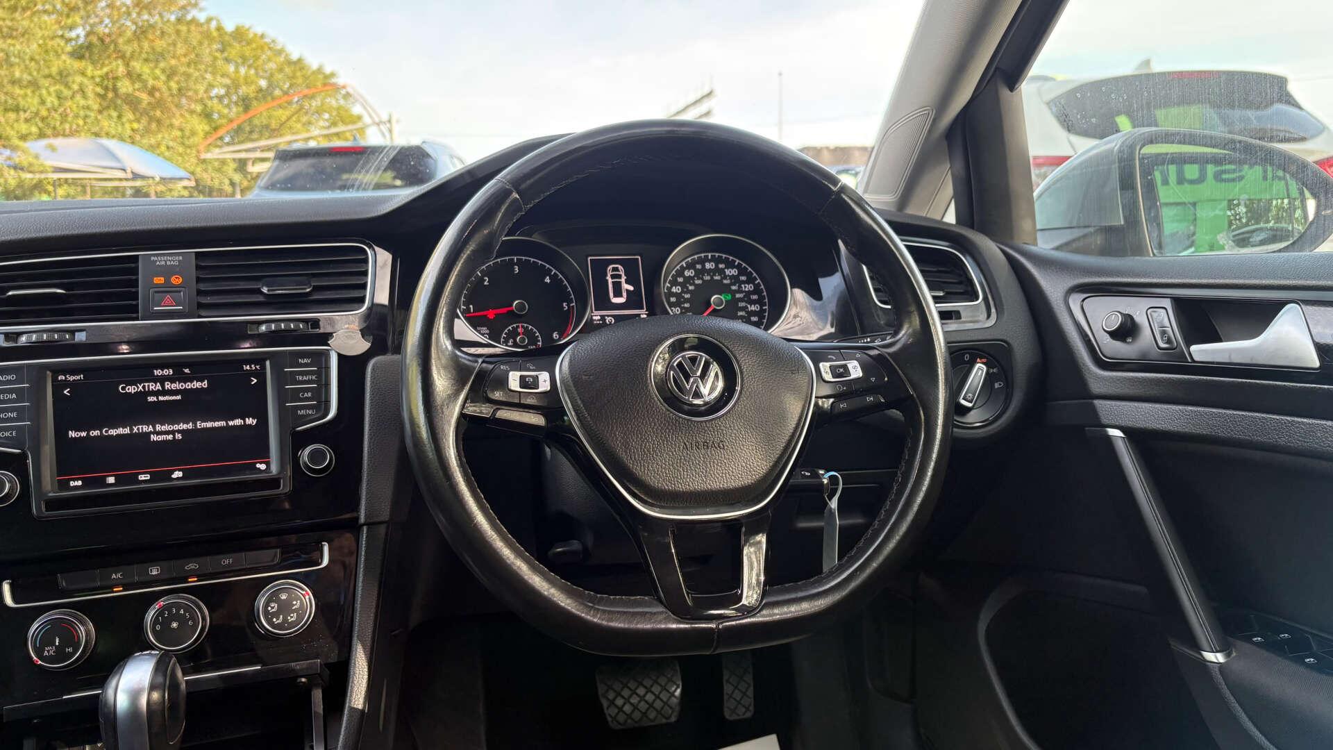 Volkswagen Golf view 20