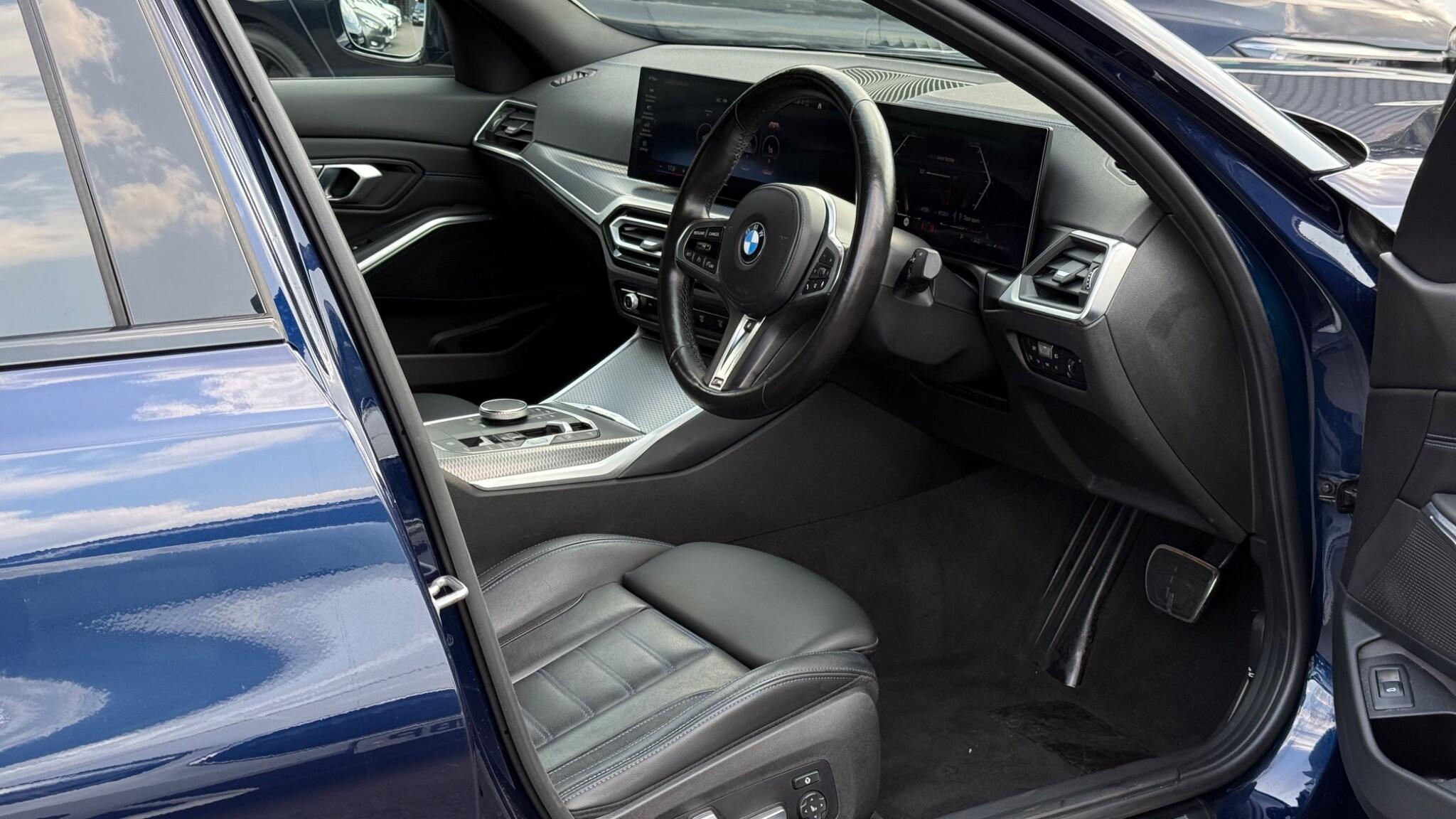 BMW 3 Series view 5