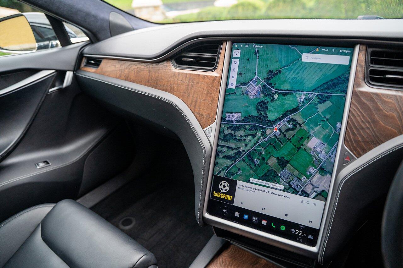 Tesla Model S view 37