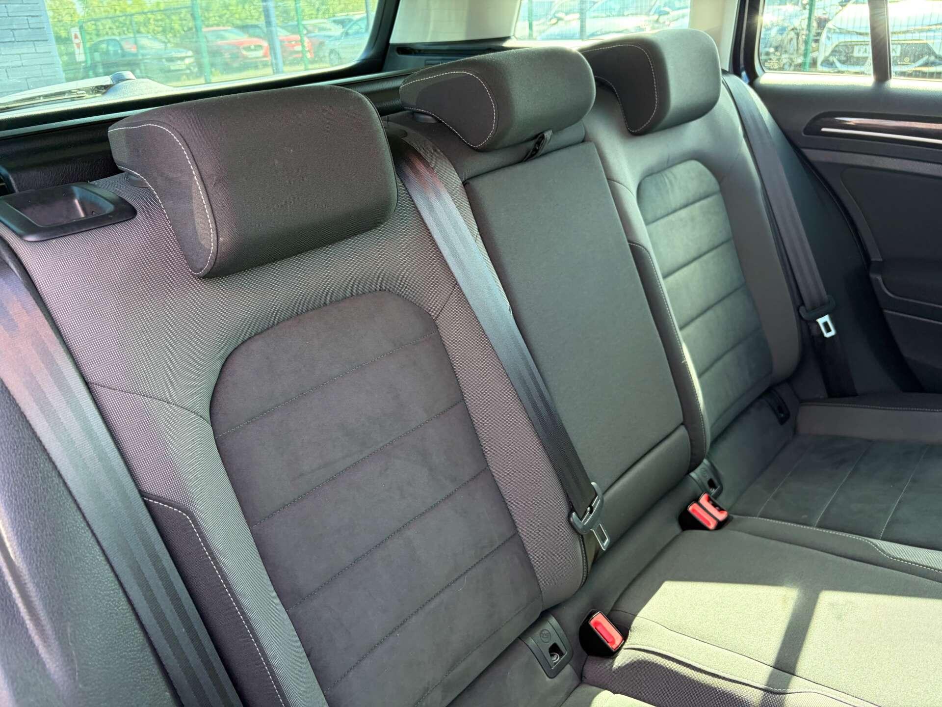 Volkswagen Golf view 29