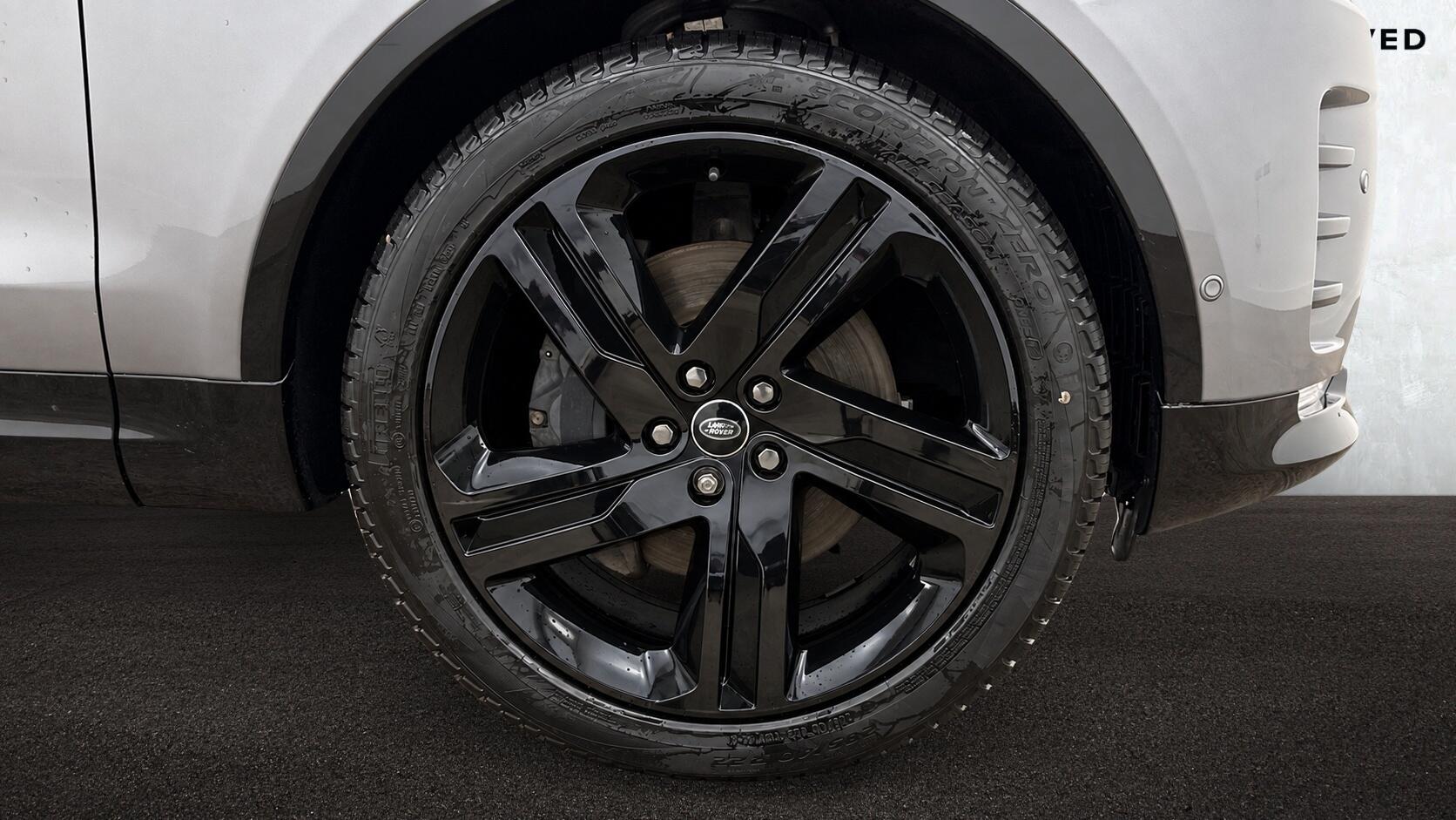 Land Rover Discovery view 8
