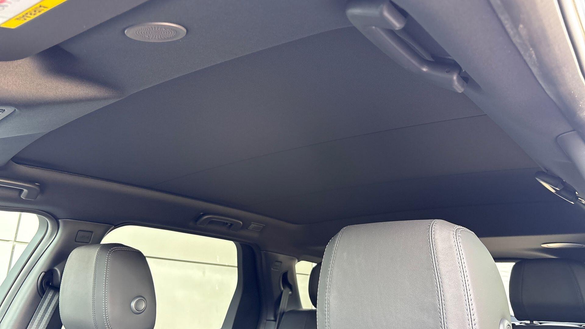 Land Rover Discovery Sport view 29