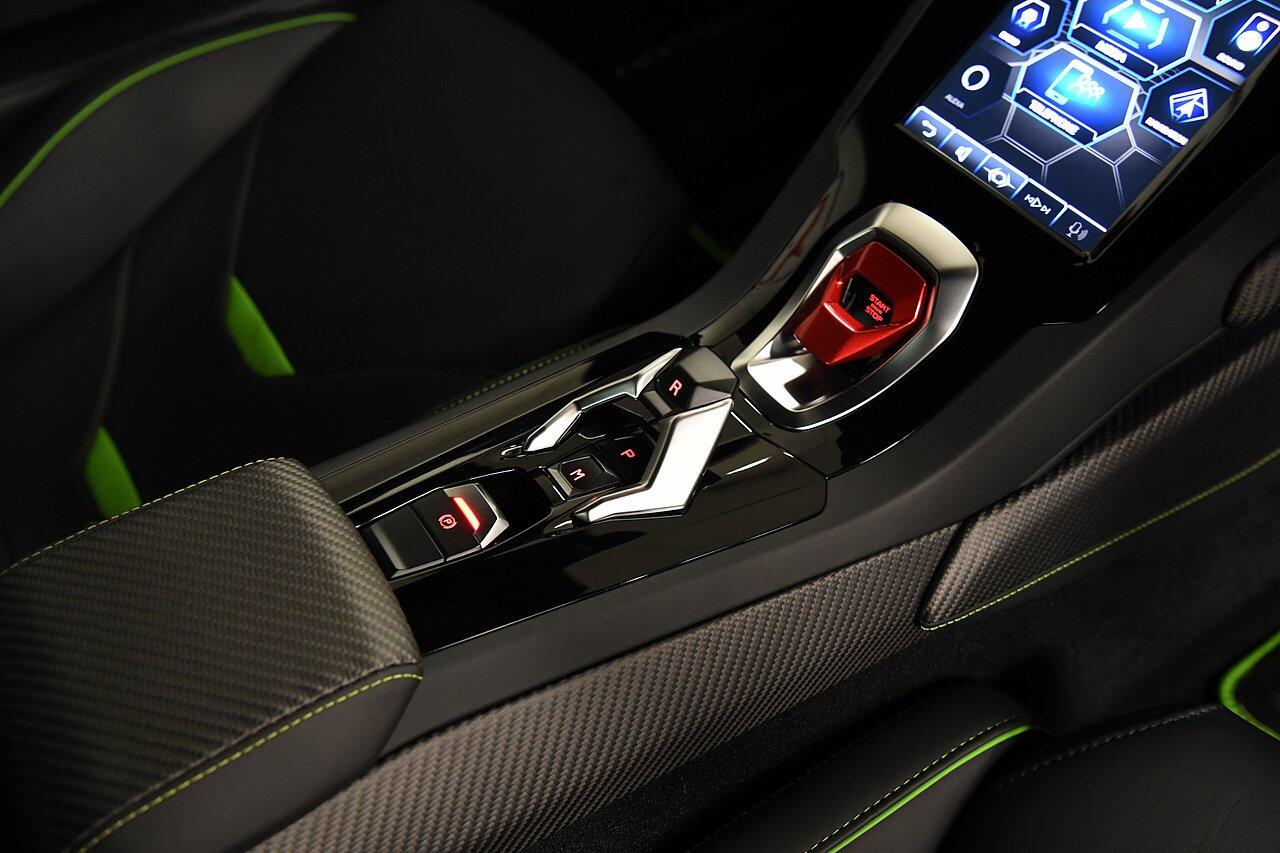 Lamborghini Huracan view 15